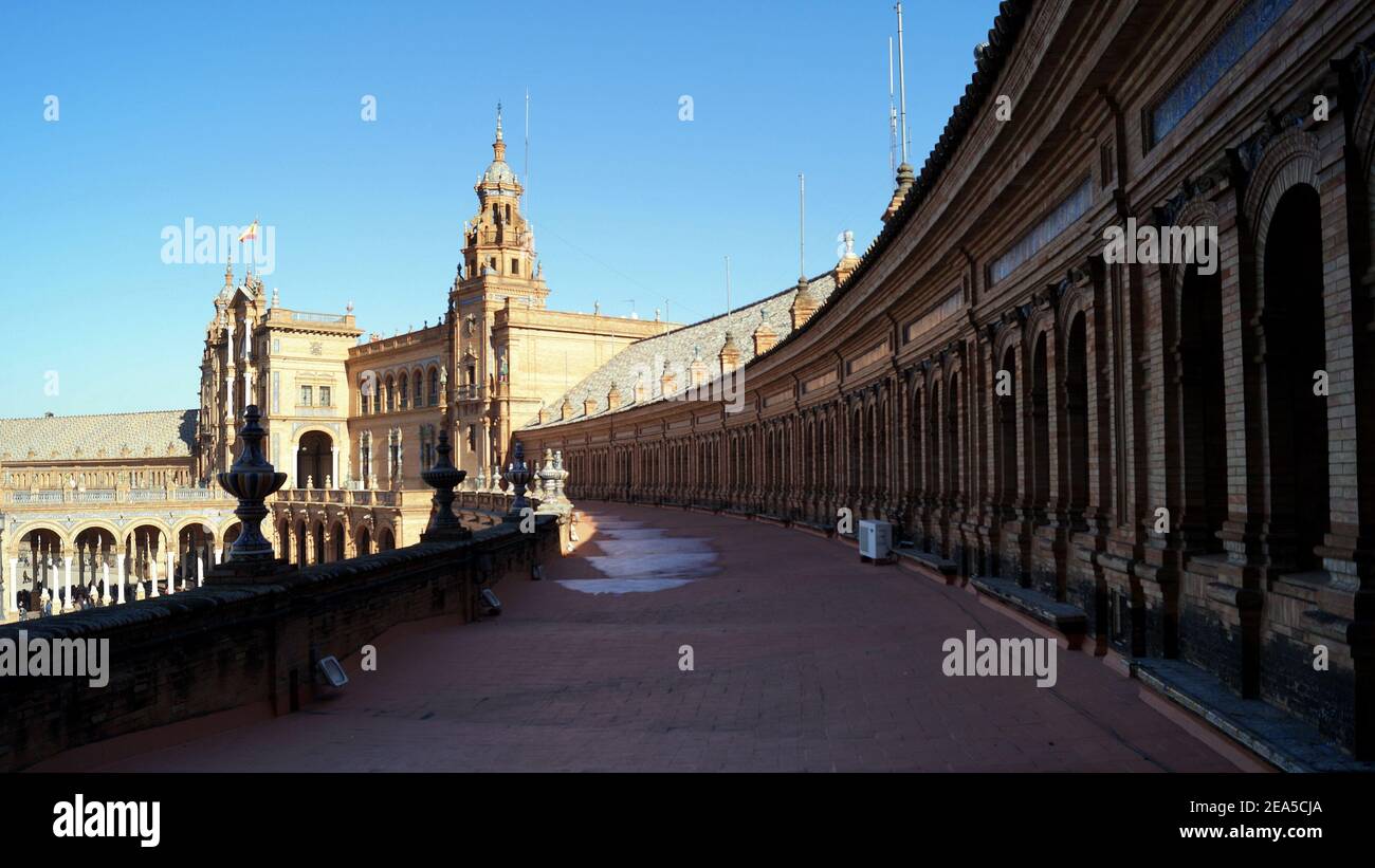 Terrasse supérieure du bâtiment du Vieux Captaincy général, place d'Espagne, construite en 1928 pour l'exposition ibéro-américaine de 1929, Séville, Espagne Banque D'Images
