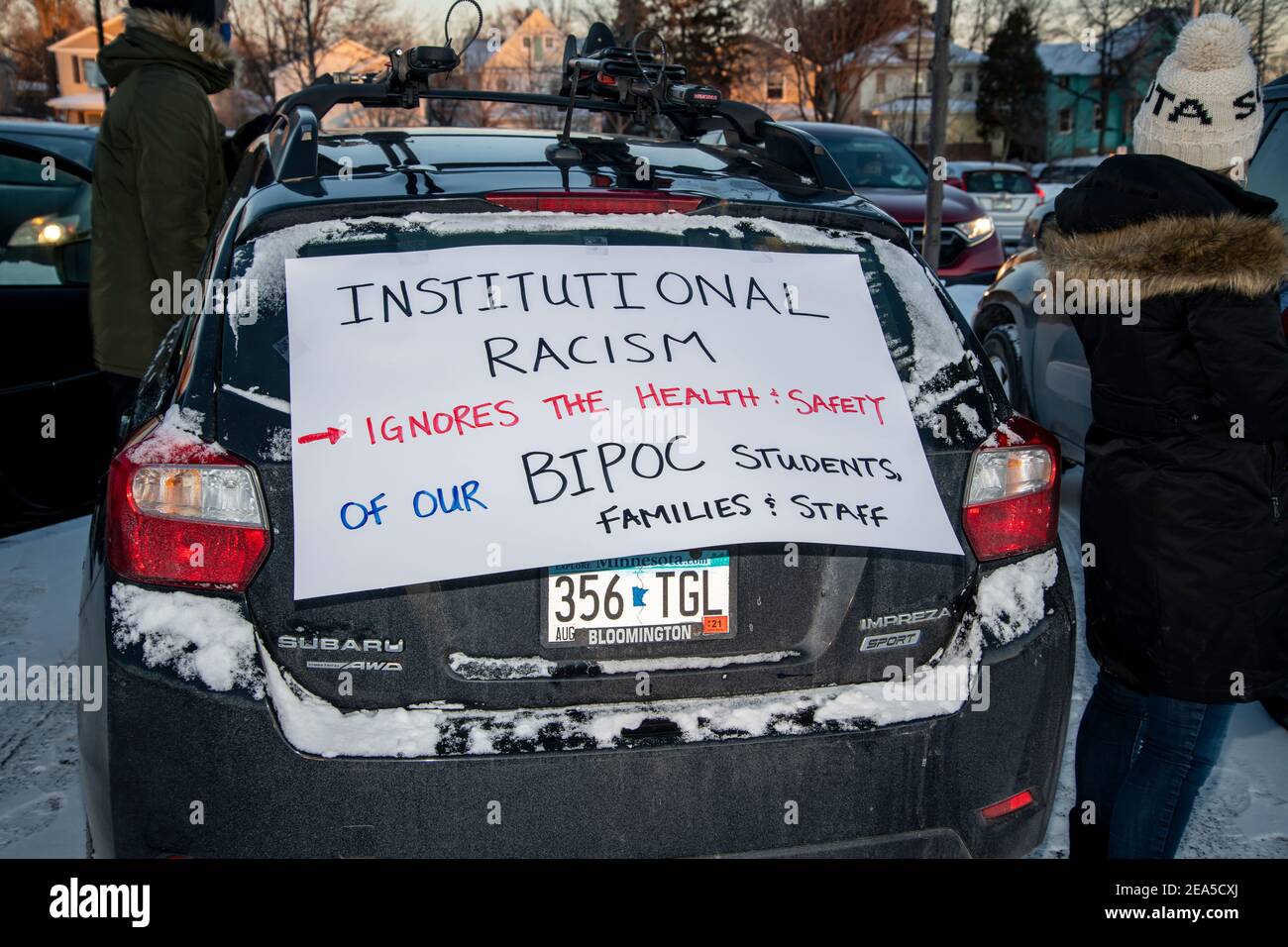 Minneapolis, Minnesota. Manifestation de caravane de voiture. Rassemblement pour exiger un retour sûr à l'apprentissage en personne dans les écoles. Les écoles publiques MPLS. Banque D'Images