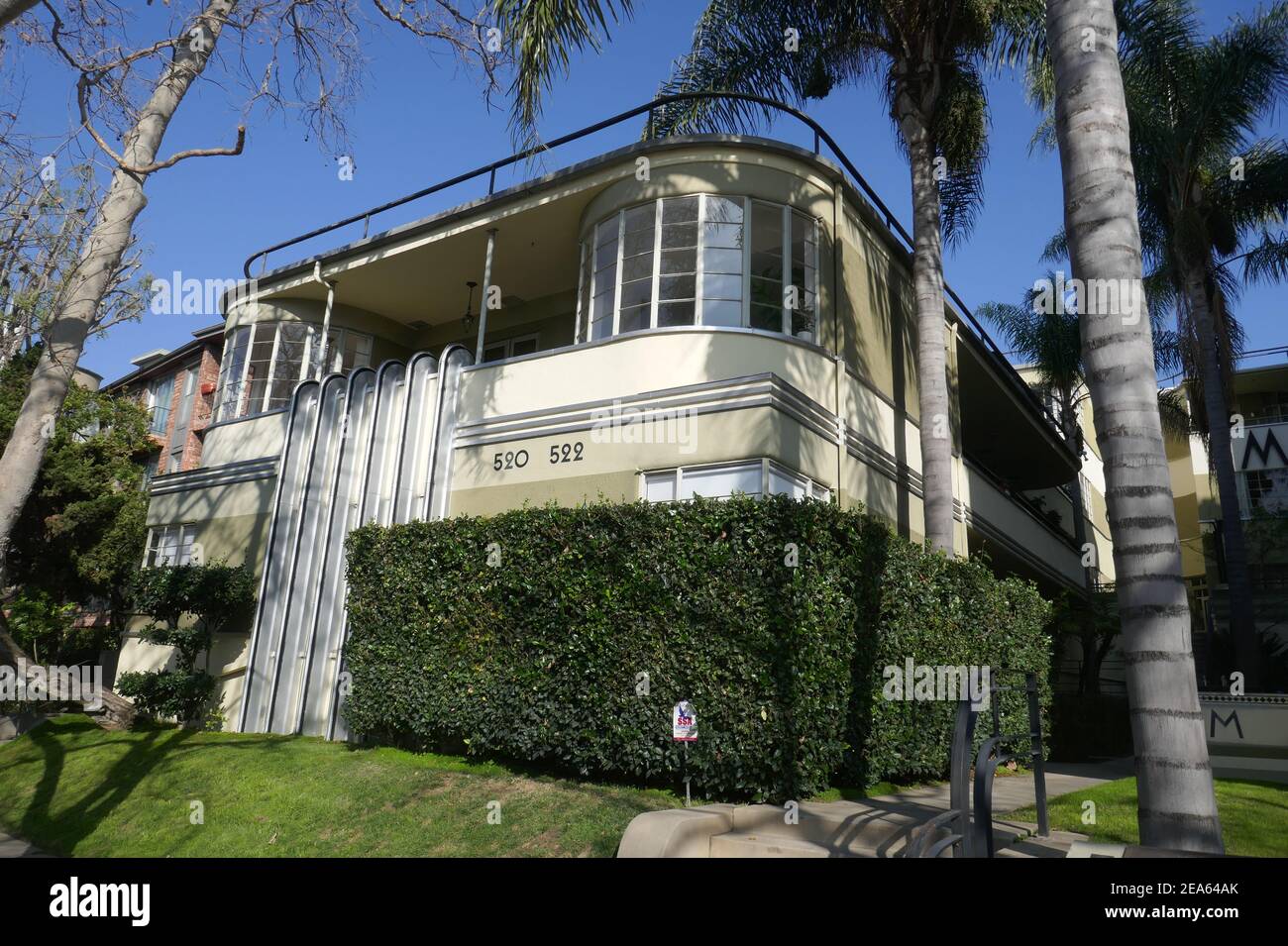 Los Angeles, Californie, États-Unis 7 février 2021 UNE vue générale de l'atmosphère de l'ancienne maison/résidence de l'acteur Jack Haley, le Tin Man dans le magicien d'Oz, et John F. Kennedy à la Mauretania au 500-520 N. Rossmore Avenue le 7 février 2021 à Los Angeles, Californie, États-Unis. L'architecte Milton J. Black l'a construit en 1934 pour Jack Haley. Il a vécu ici avec sa femme de 1934 à 1954. À l'été 1960, John F. Kennedy a séjourné à Jack's Penthouse Apartment pendant la convention nationale démocratique qui a eu lieu au centre-ville à Sports Arena. Photo par Barry King/Alay stock photo Banque D'Images