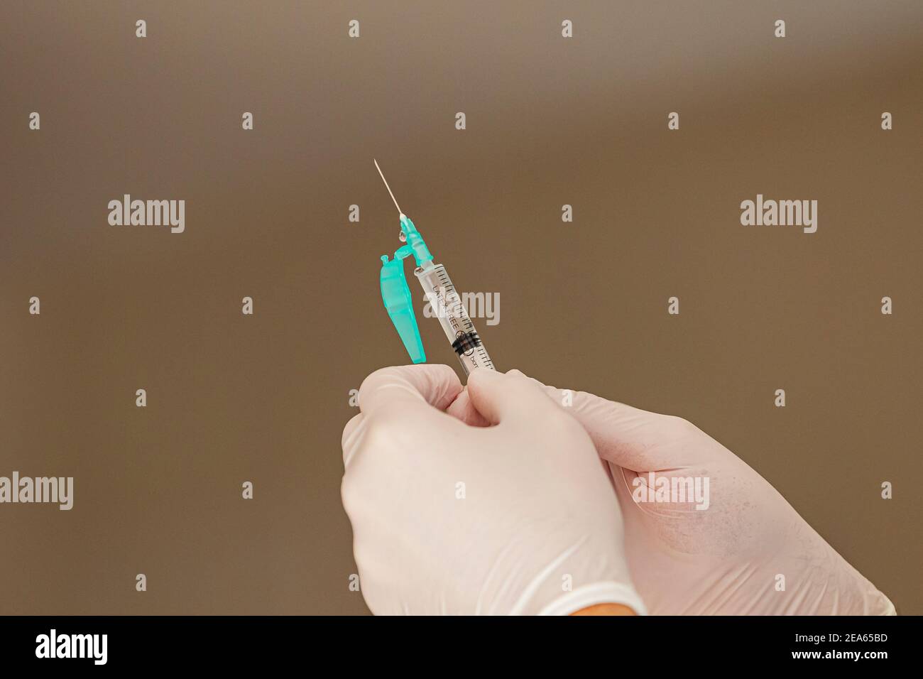 Début de la vaccination des personnes âgées, Espagne. ABEL F. ROS/AALAMONY Banque D'Images