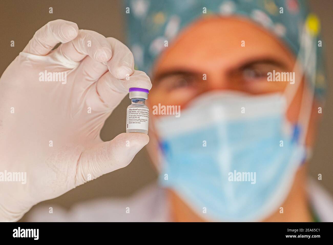 Début de la vaccination des personnes âgées, Espagne. ABEL F. ROS/AALAMONY Banque D'Images