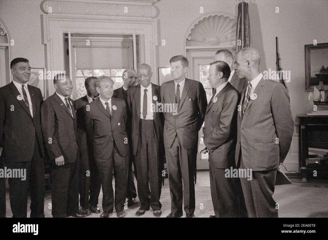 Les dirigeants des droits civils rencontrent le Président John F. Kennedy dans le bureau ovale de la Maison Blanche après la marche sur Washington, D.C., États-Unis. 28 août 19 Banque D'Images