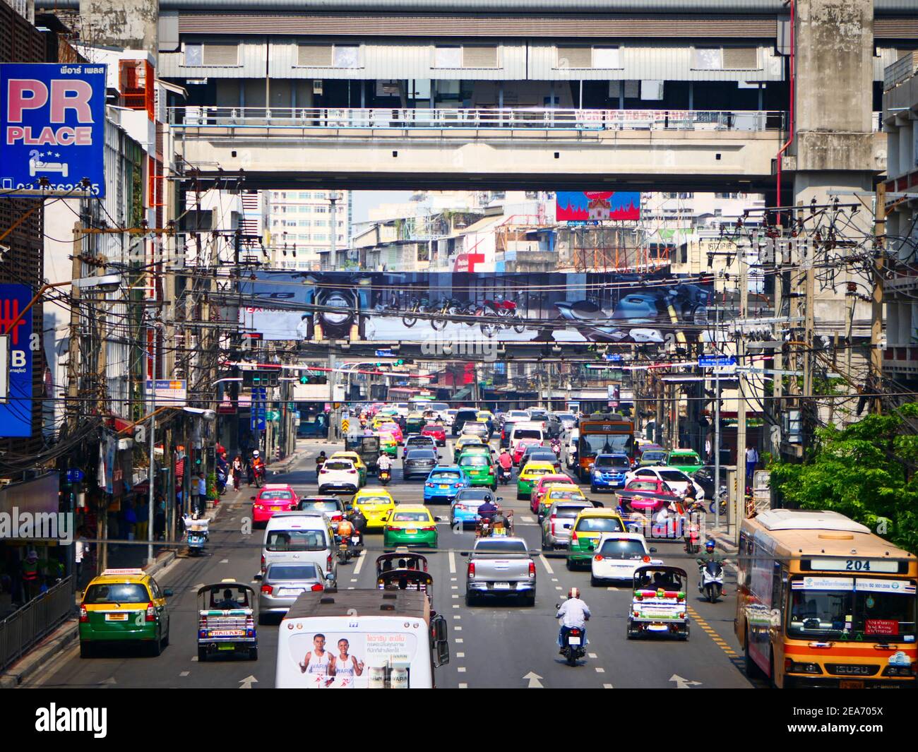 Centre-ville de Bangkok circulation de banlieue très fréquentée à l'heure de pointe en Thaïlande Banque D'Images