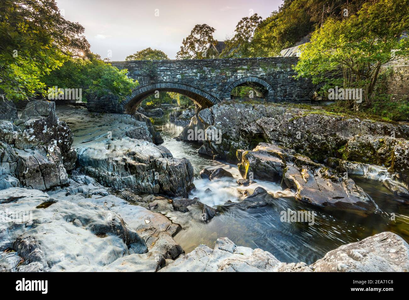Betws y Coed ; Pont y pair Bridge ; River Conway ; pays de Galles Banque D'Images