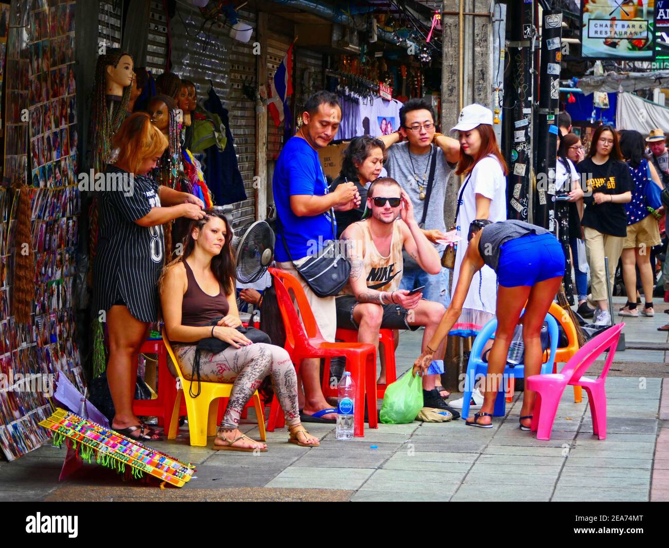 Coiffeur de la scène de rue, Bangkok Thaïlande Banque D'Images
