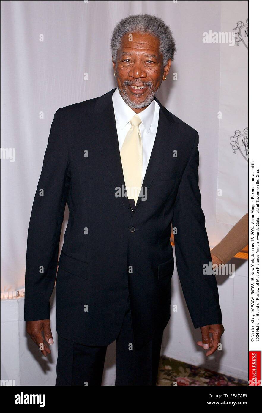 L'acteur Morgan Freeman arrive au gala annuel 2004 du Conseil national de révision des images animées, qui s'est tenu à Tavern on the Green à New York, le mardi 13 janvier 2004. (Photo : Morgan Freeman). Photo de Nicolas Khayat/ABACA. Banque D'Images