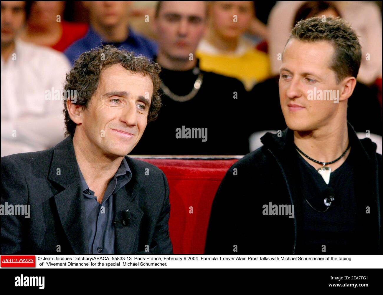 © Jean-Jacques Datacary/ABACA. 55833-13. Paris-France, février 9 2004. Alain Prost, pilote de formule 1, s'entretient avec Michael Schumacher à l'enregistrement de 'vivre Dimanche' pour le spécial Michael Schumacher. Banque D'Images