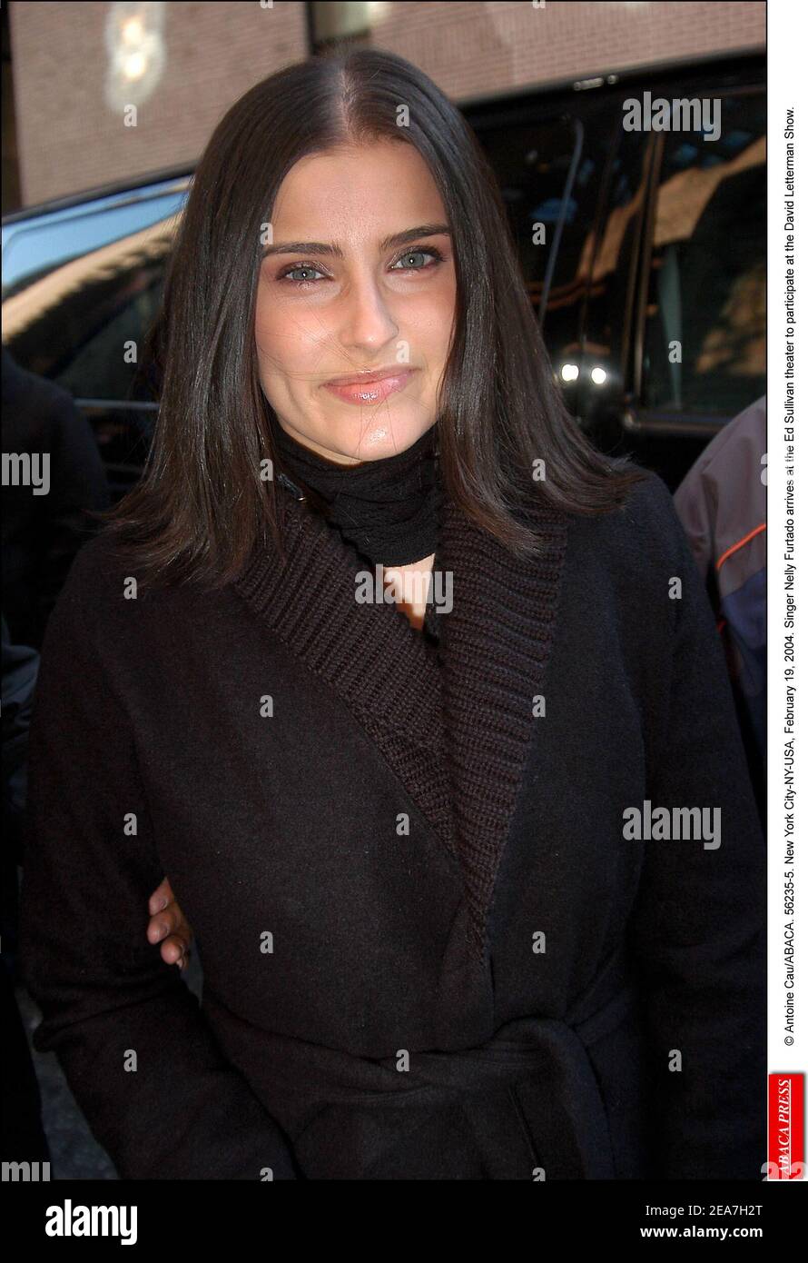 © Antoine Cau/ABACA. 56235-5. New York City-NY-USA, 19 février 2004. La chanteuse Nelly Furtado arrive au théâtre Ed Sullivan pour participer au David Letterman Show. Banque D'Images