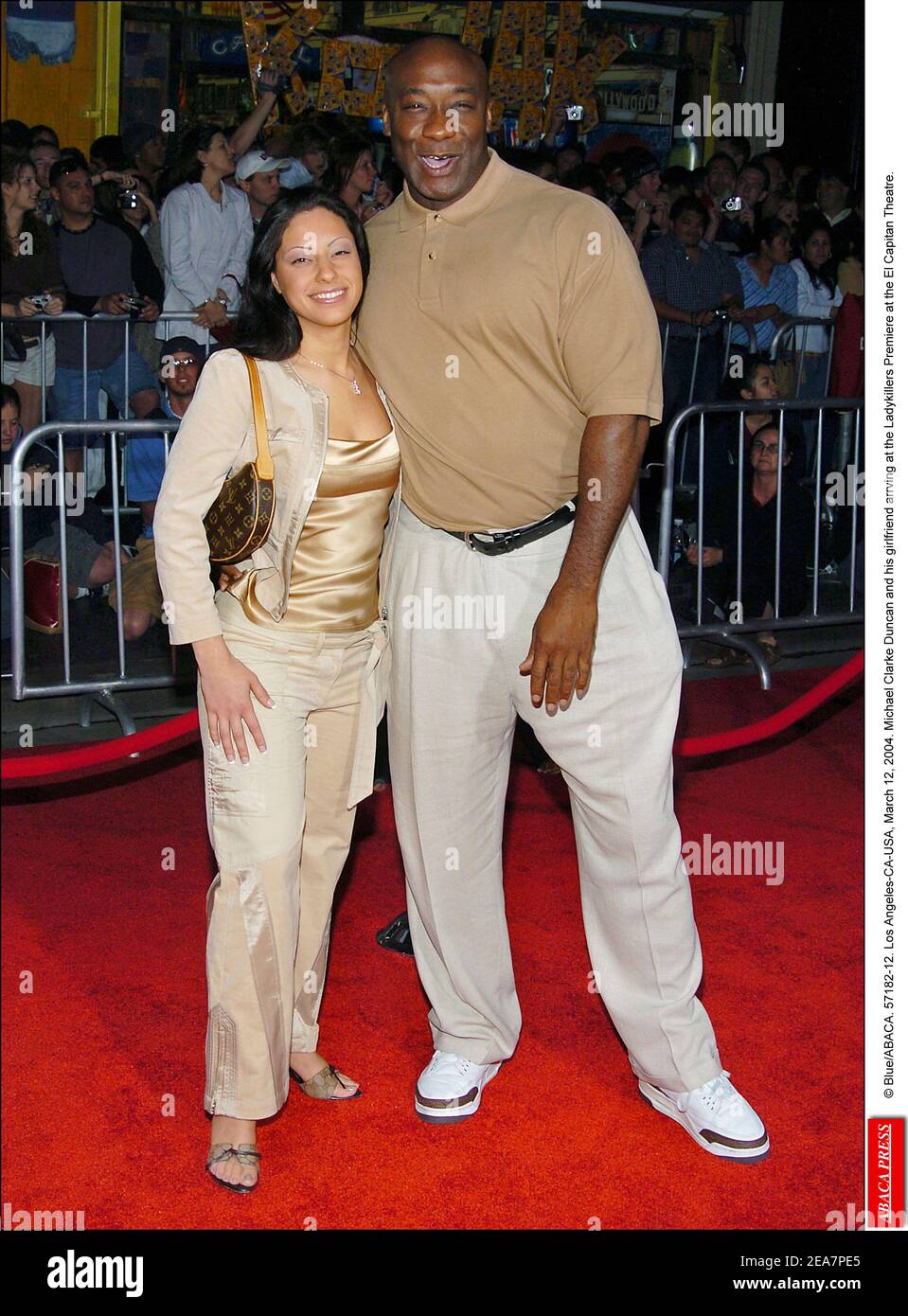 Michael Clarke Duncan Taille Et Poids Michael Clarke Duncan et petite amie d'arriver à la première de Ladykillers  au El Capitan Theatre de Los Angeles. 12 mars, 2004 Photo Stock - Alamy