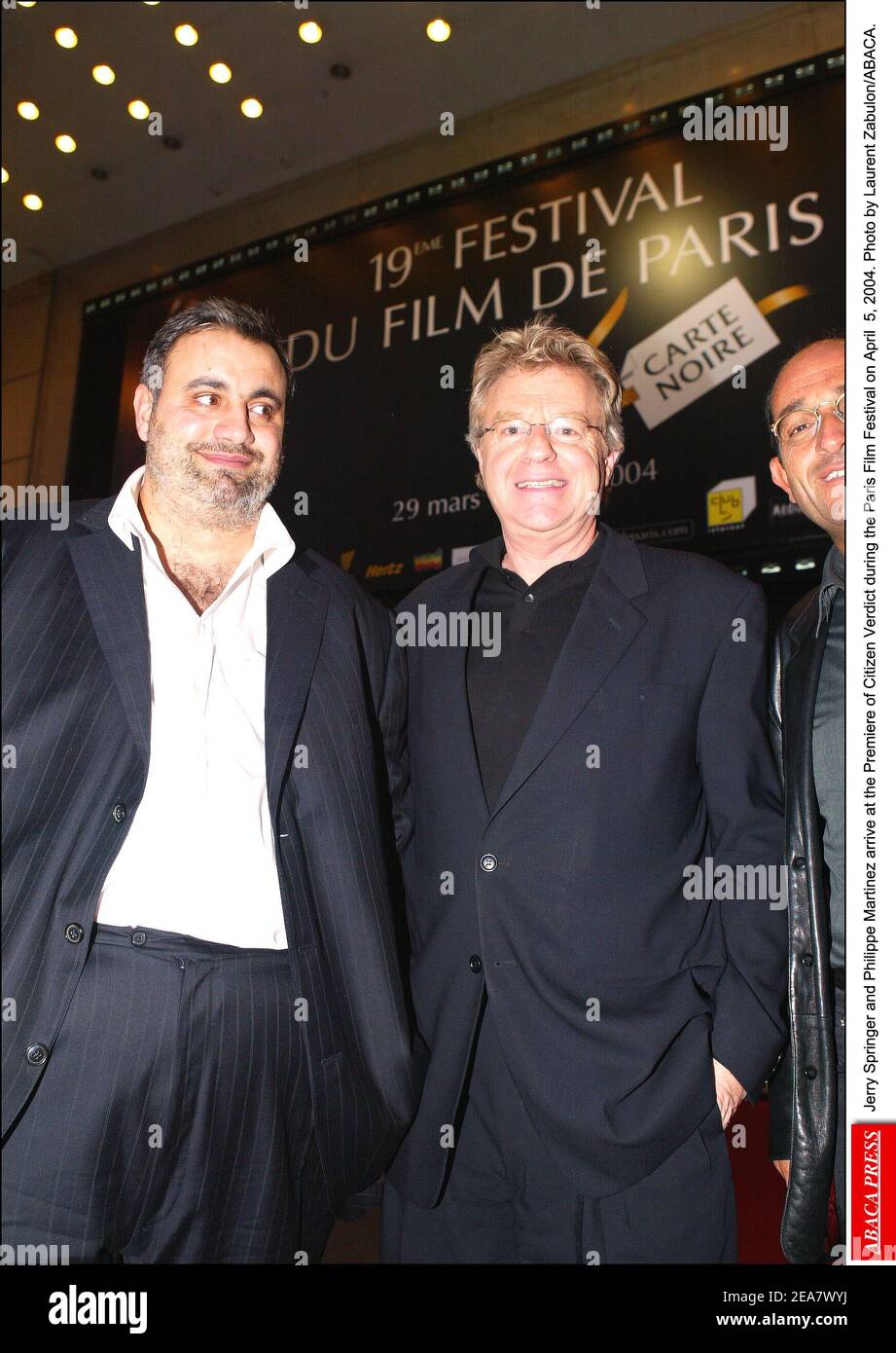 Jerry Springer et Philippe Martinez arrivent à la première du verdict du citoyen lors du Festival du film de Paris le 5 avril 2004. Photo de Laurent Zabulon/ABACA. Banque D'Images
