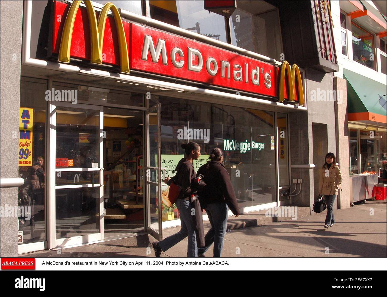 Un restaurant McDonald's à New York le 11 avril 2004. Photo par Antoine Cau/ABACA. Banque D'Images