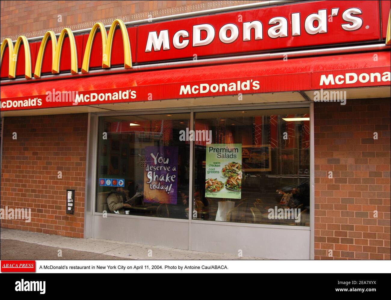 Un restaurant McDonald's à New York le 11 avril 2004. Photo par Antoine Cau/ABACA. Banque D'Images
