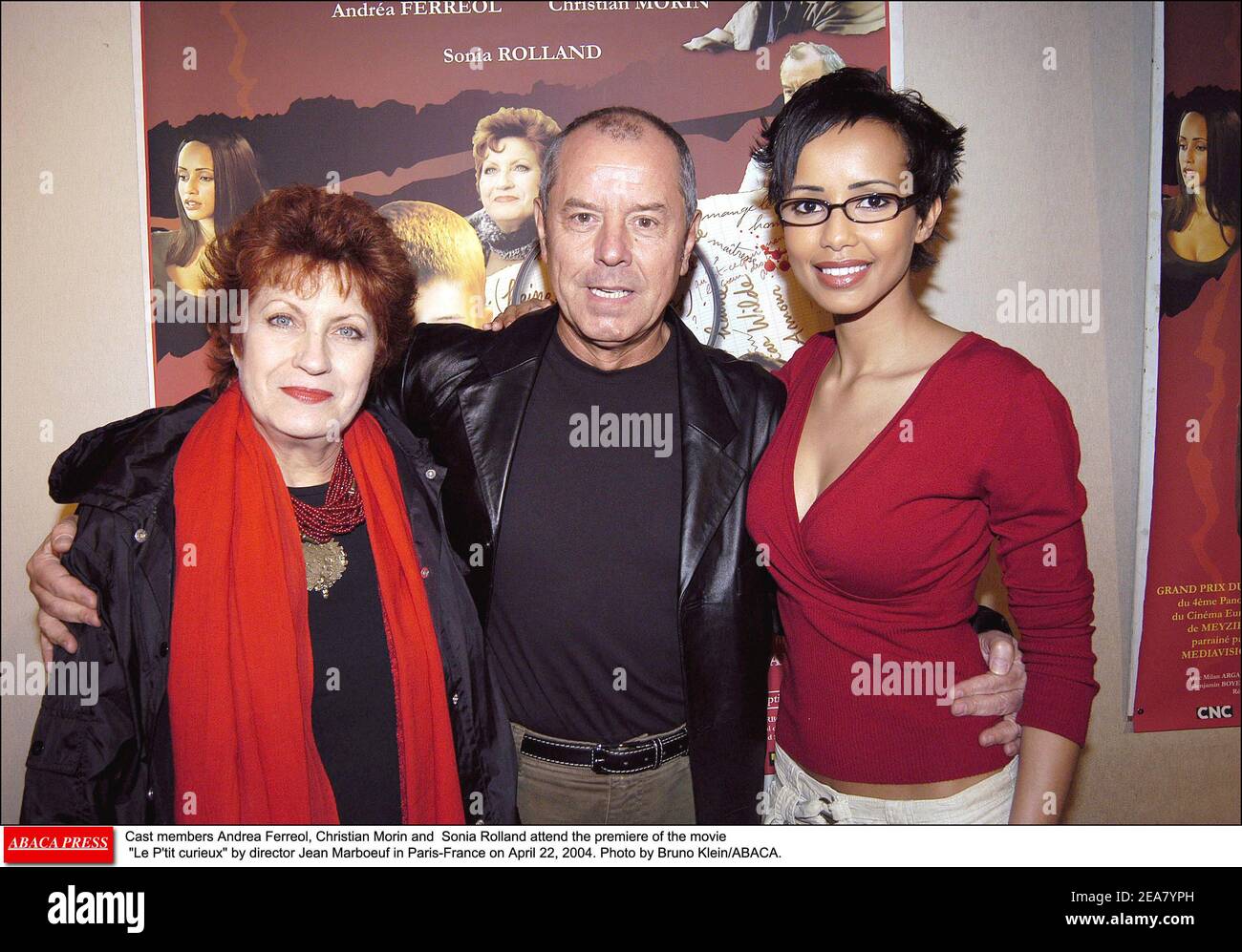 Les acteurs Andrea Ferreol, Christian Morin et Sonia Rolland assistent à la première du film le P'tit curieux du réalisateur Jean Marboeuf à Paris-France le 22 avril 2004. Photo de Bruno Klein/ABACA. Banque D'Images