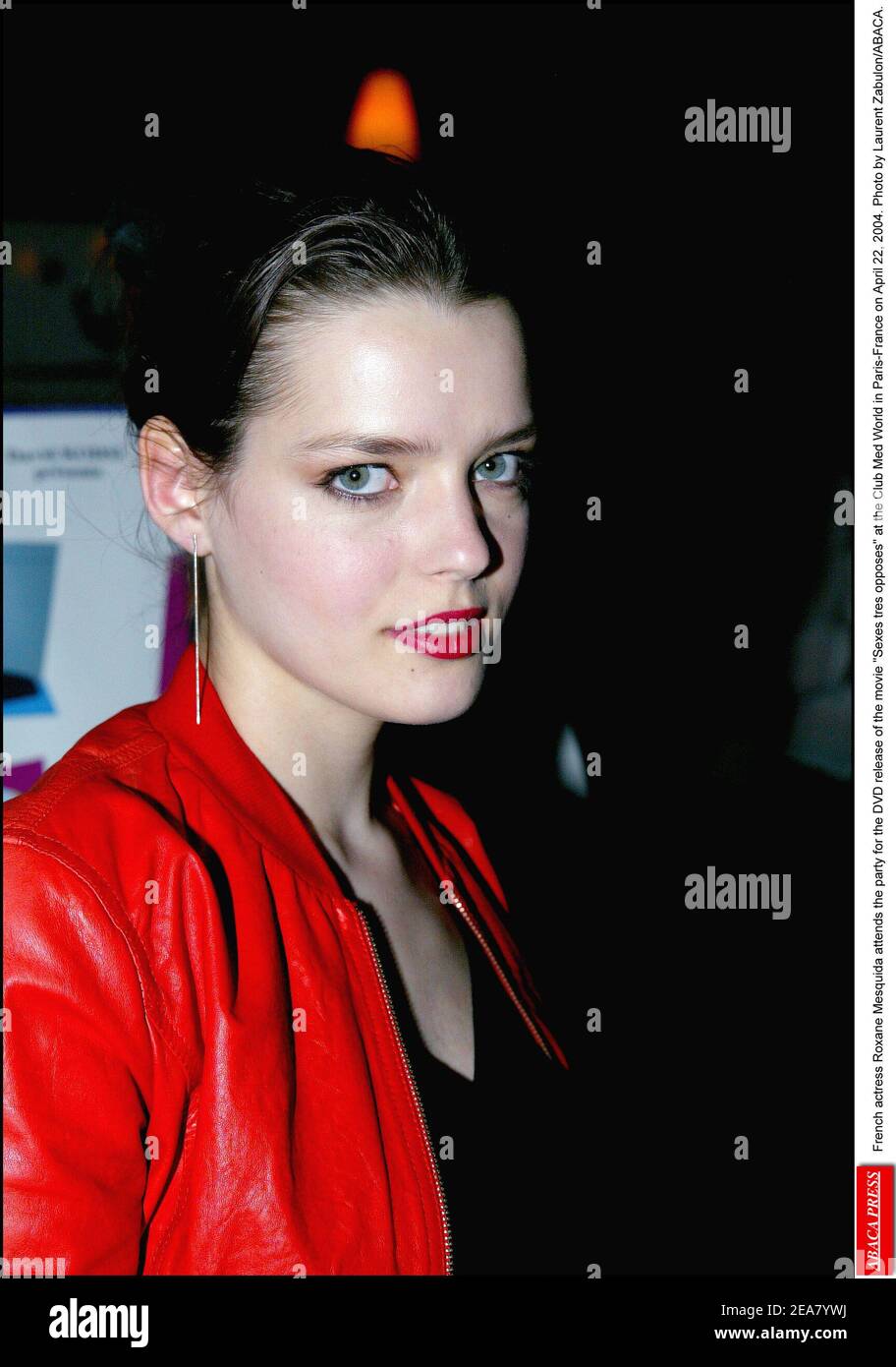 L'actrice française Roxane Mesquida assiste à la fête pour la sortie DVD du  film sexes tres s'oppose au Club Med World à Paris-France le 22 avril 2004.  Photo de Laurent Zabulon/ABACA Photo