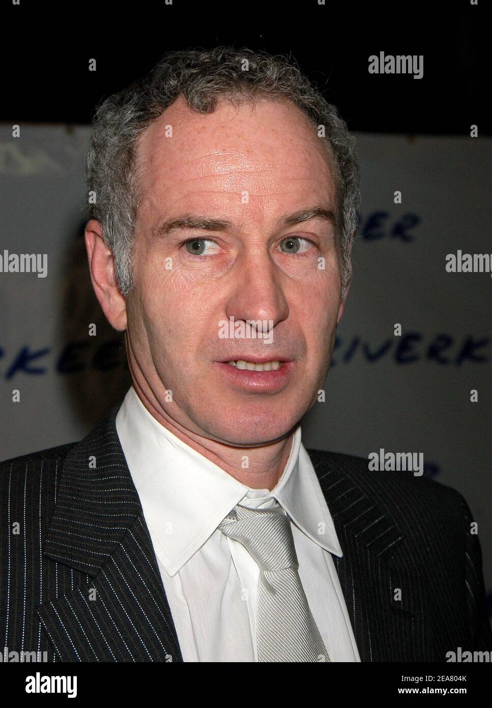 John McEnroe participe à la prestation annuelle du Riverkeeper, en hommage à l'Hudson River Watchdog Organization, à Chelsea Piers, à New York, le 22 avril 2004. Photo par Antoine Cau/Abaca Banque D'Images