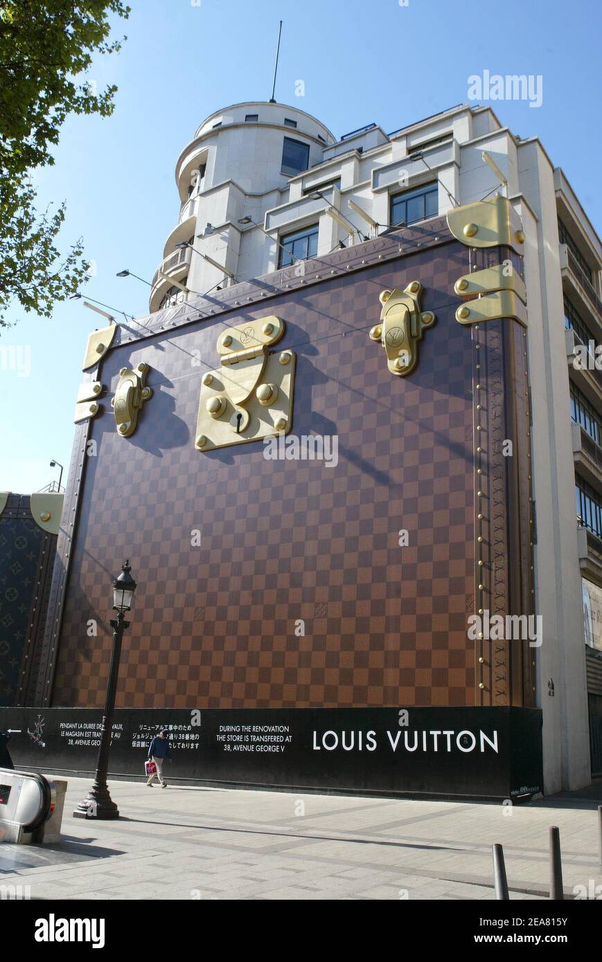Louis vuitton paris Stock Vector Images - Alamy
