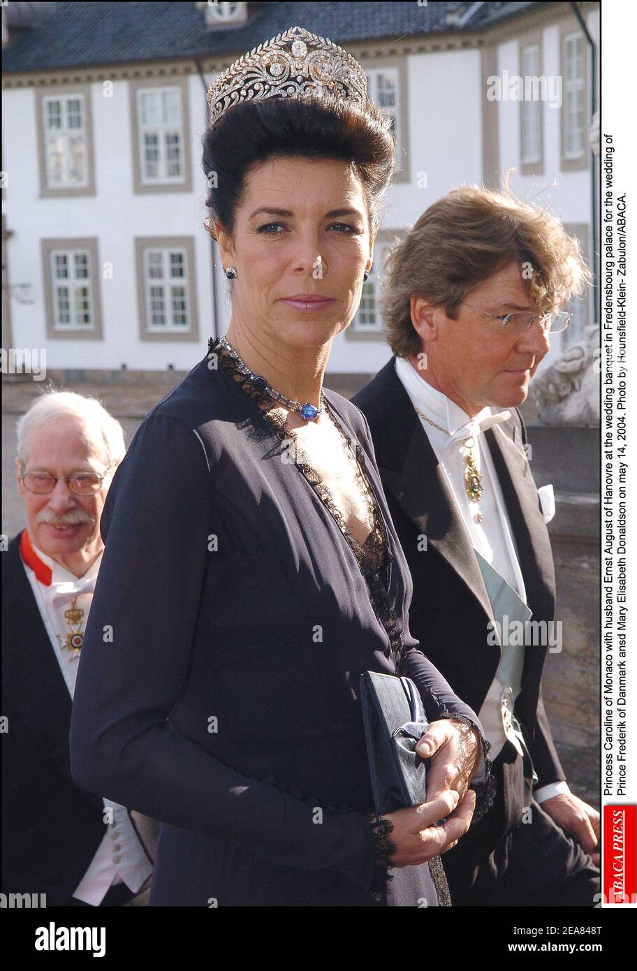 La princesse Caroline de Monaco avec le mari Ernst-August de Hanovre au banquet de mariage au palais Fredensbourg pour le mariage du prince Frederik du Danemark et de Mary Elisabeth Donaldson le 14 mai 2004. Photo de Hounsfield-Klein-Zabulon/ABACA. Banque D'Images