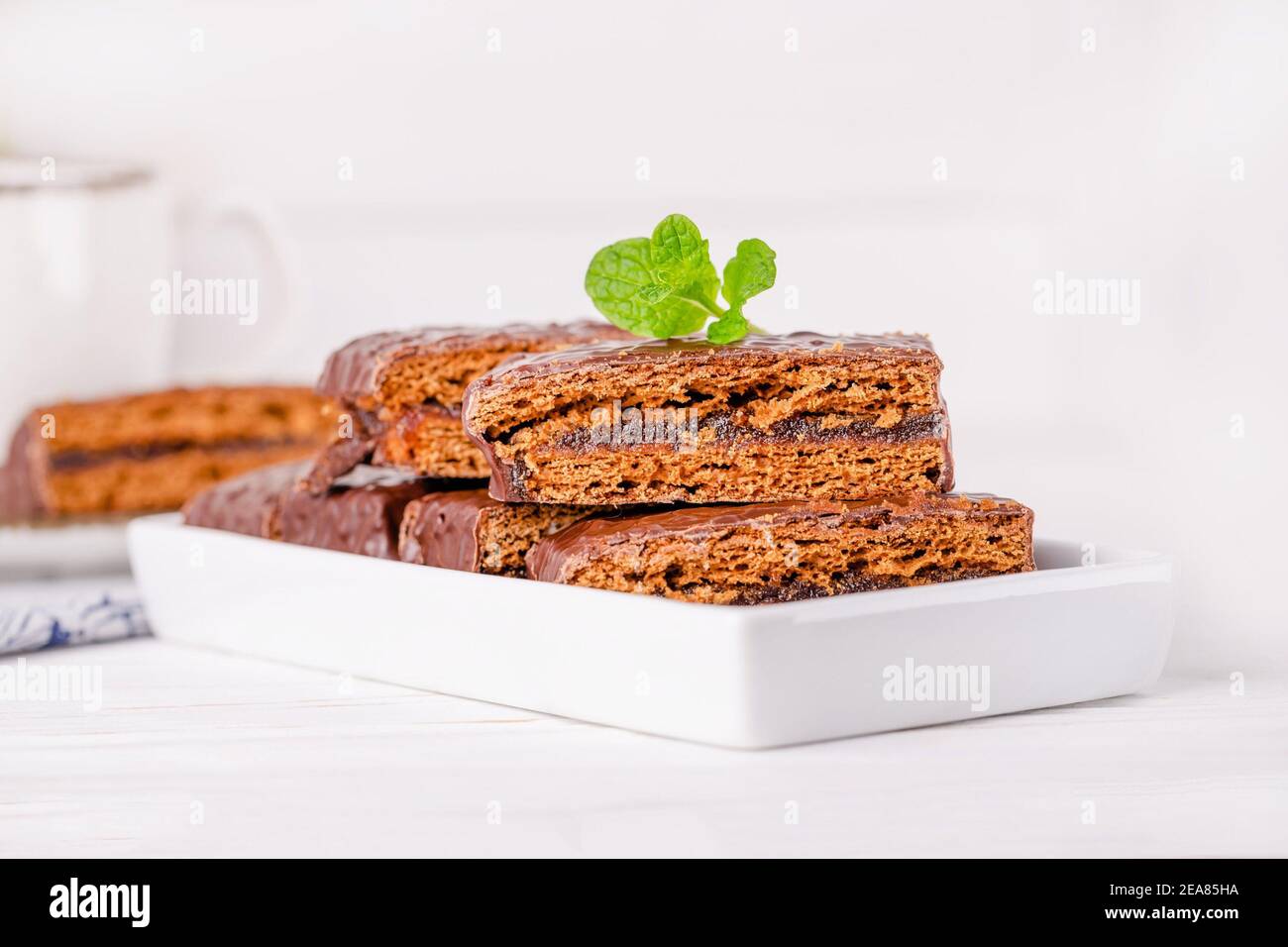 Pain d'épice glacé avec confiture, bonbons traditionnels de Torun, Pologne Banque D'Images