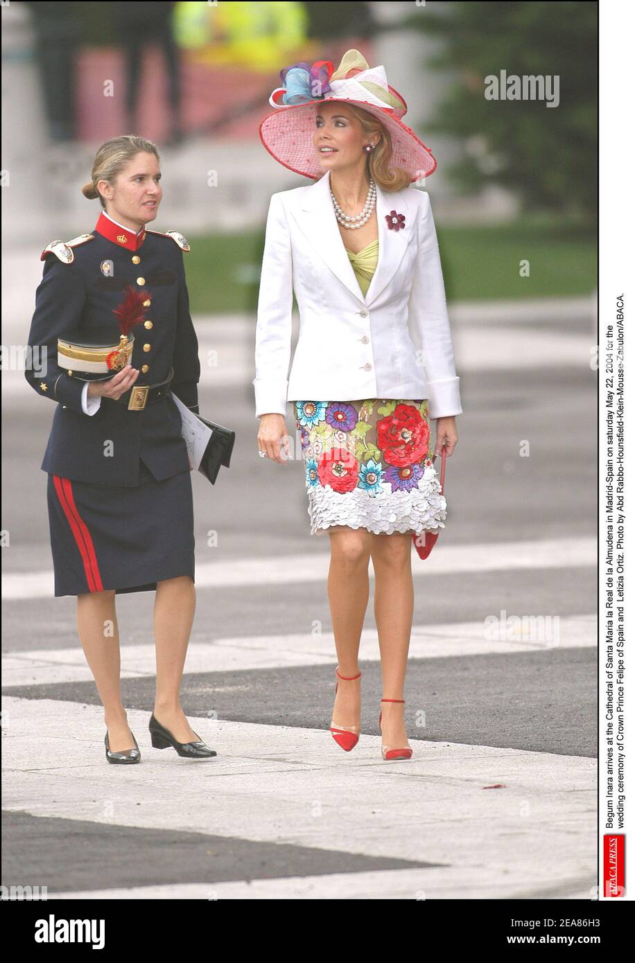 Begum Inaara arrive à la cathédrale de Santa Maria la Real de la Almudena à Madrid-Espagne le samedi 22 mai 2004 pour la cérémonie de mariage du prince héritier Felipe d'Espagne et de Letizia Ortiz. Photo d'Abd Rabbo-Hounsfield-Klein-Mousse-Zabulon/ABACA. Banque D'Images