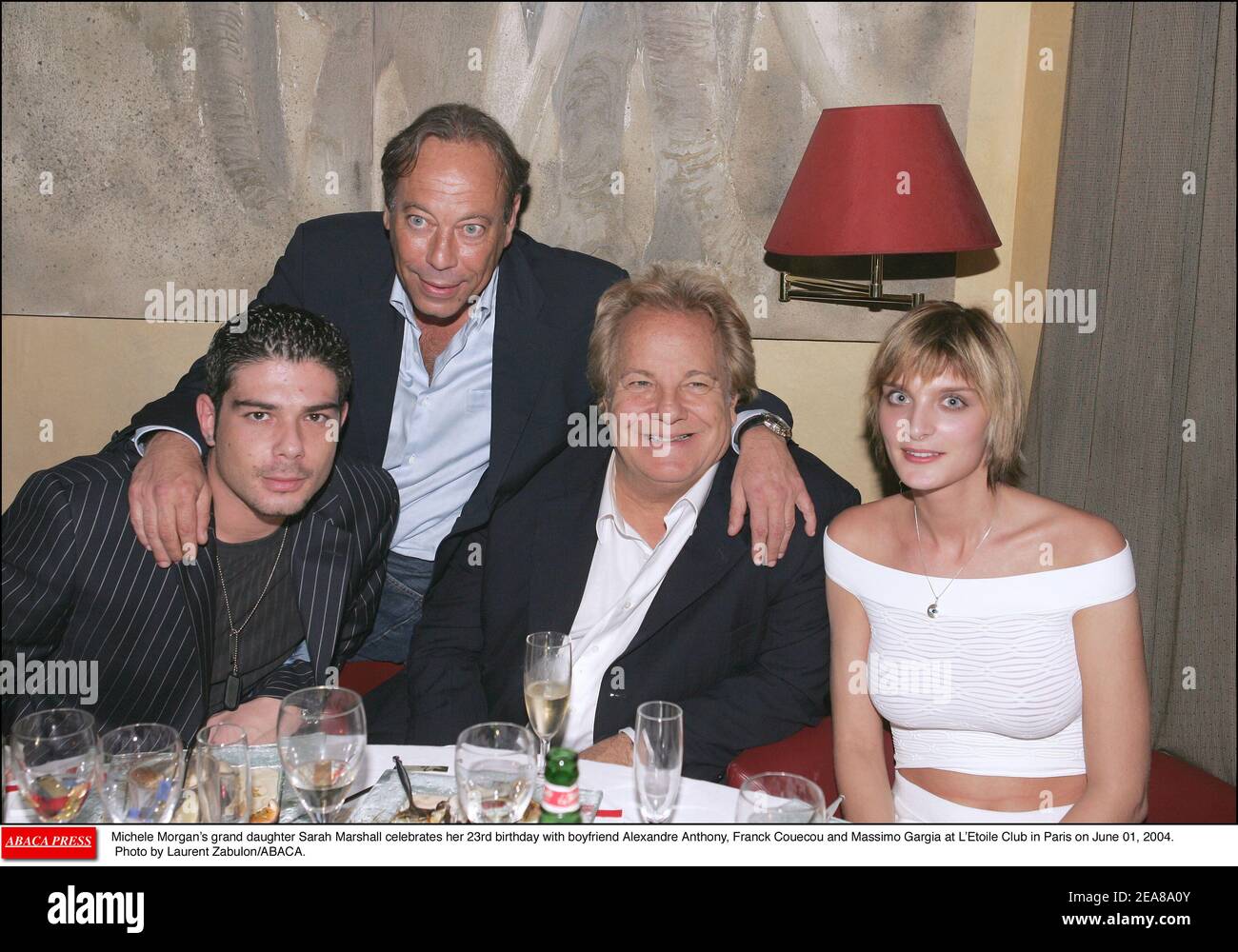 Qui Est Le Compagnon De Sarah Marshall Sarah Marshall, petite fille de Michele Morgan, célèbre son 23e  anniversaire avec son ami Alexandre Anthony, Franck Couecou et Massimo  Gargia au Club de l'Etoile à Paris le 01 juin 2004. Photo