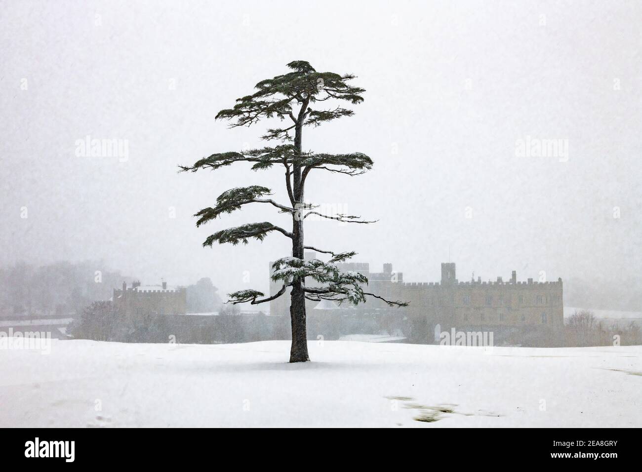 Château de Leeds Kent dans la tempête de neige Banque D'Images