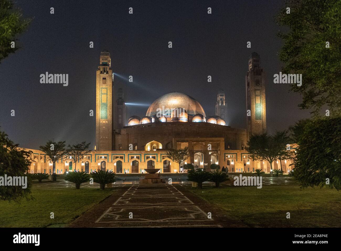 Grande mosquée de Jamia, ville de Bahria, Lahore, Punjab, Pakistan Banque D'Images