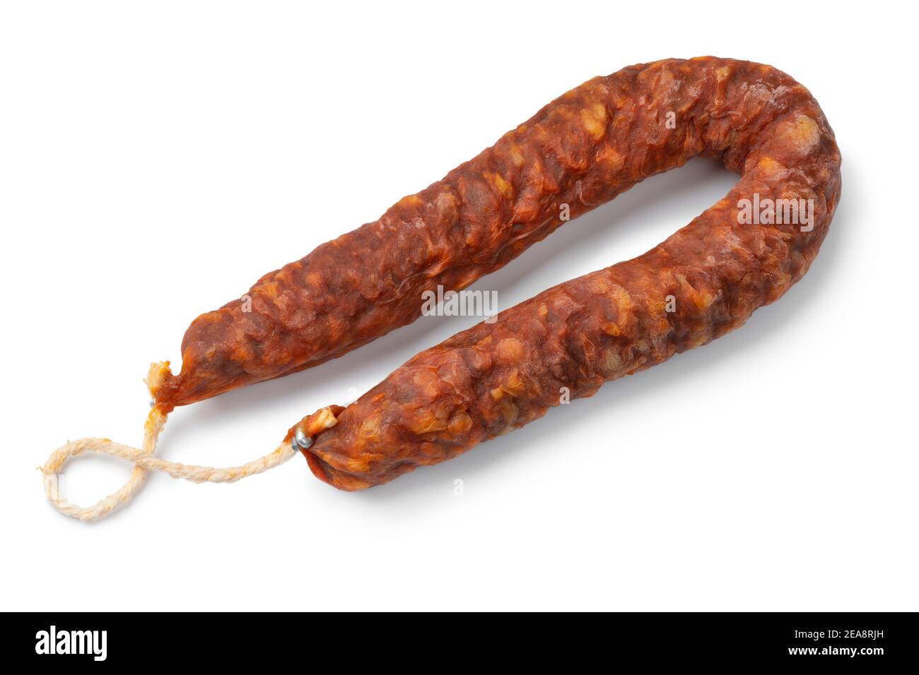 Single Spanish Chorizo saucisse gros plan isolé sur fond blanc Banque D'Images