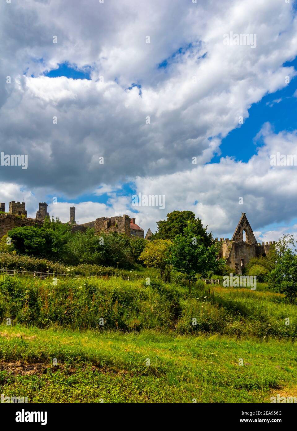 Ruines de Wingfield Manor House près d'Alfreton Derbyshire Angleterre construit en 1440 et laissé déserté depuis les années 1770 il Une fois, Mary Queen of Scots a été installée Banque D'Images