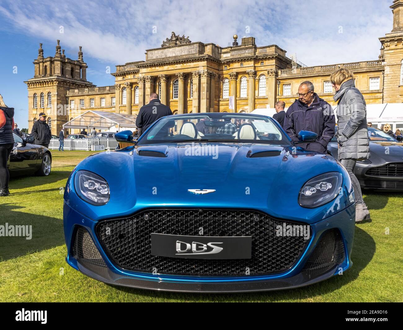 Aston Martin DBS Superleggera Volante en spectacle au salon Privé tenu au Palais de Blenheim le 26 septembre 2020 Banque D'Images