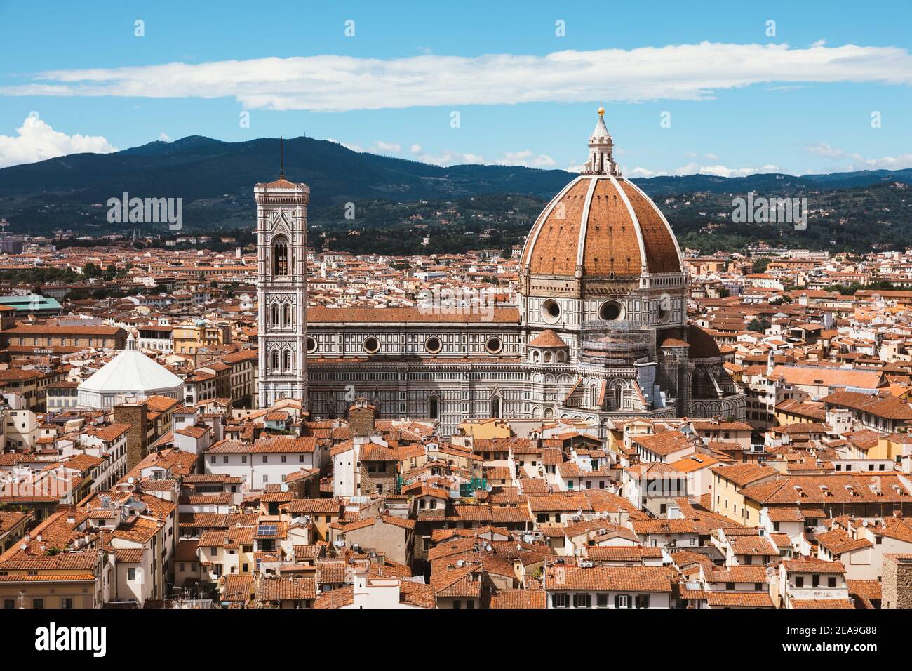 Vue Aérienne Vue panoramique de la vieille ville de Florence et Cattedrale di Santa Maria del Fiore (Cathédrale de Sainte Marie de la fleur) du Palazzo Vecchio Banque D'Images