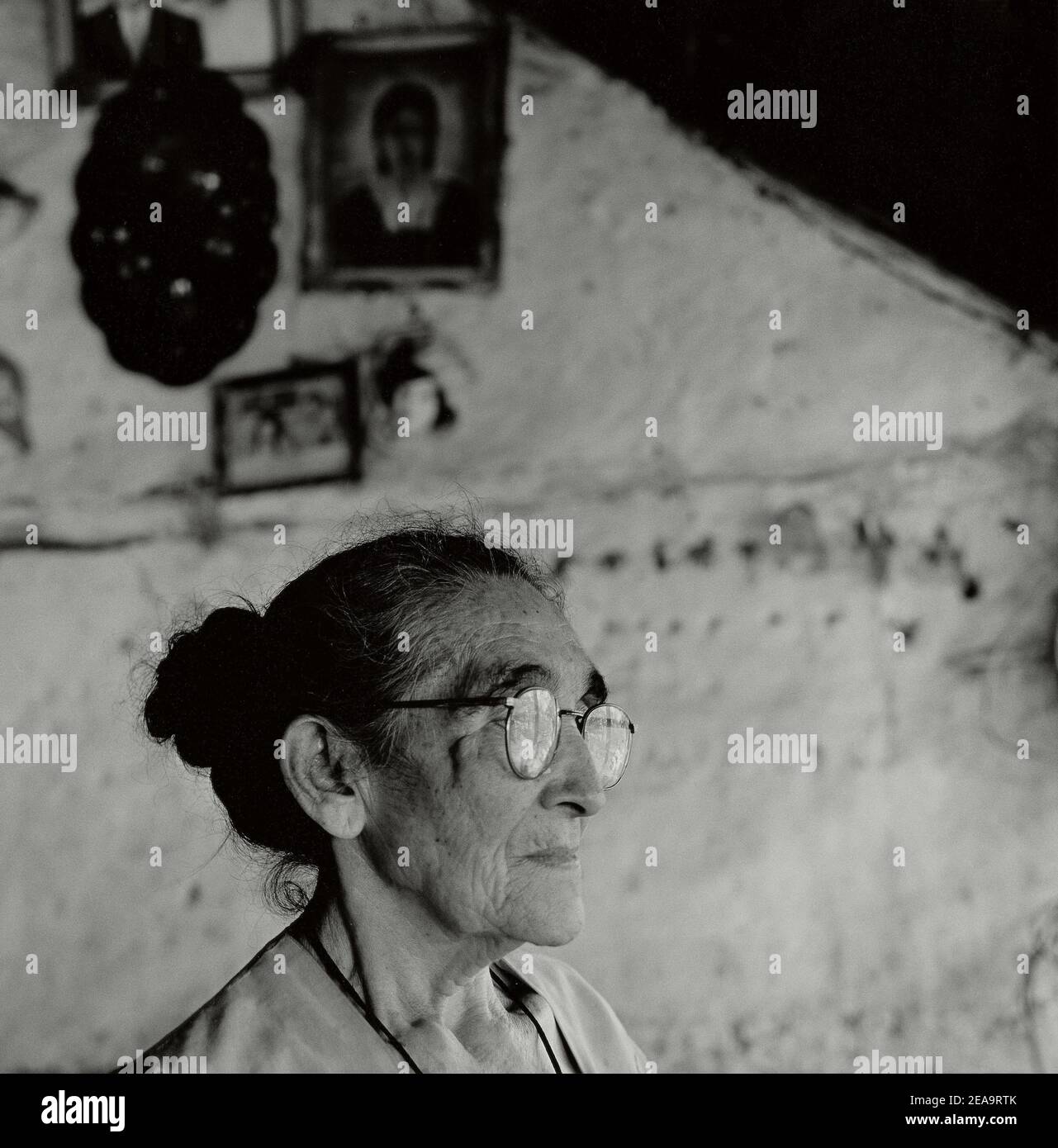 Portrait d'une femme plus âgée avec des lunettes rondes , Etat de Falcon, Venezuela, Amérique du Sud Banque D'Images