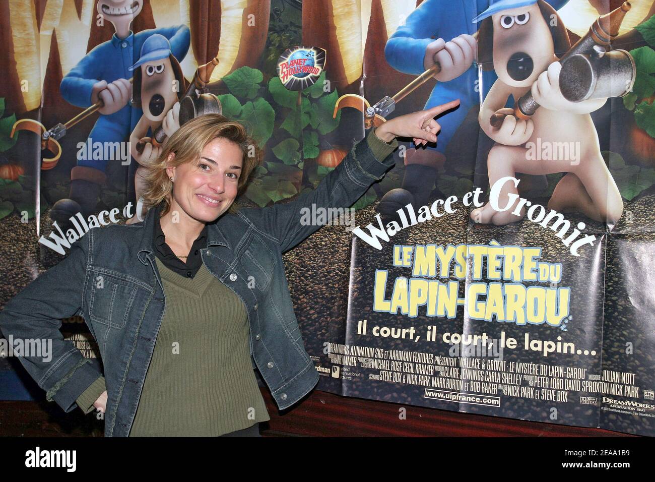 EXCLUSIF. L'actrice française Christine Lemler participe à la première de 'Wallace et Gromet' au restaurant Planet Hollywood à Paris, en France, le 7 octobre 2005. Photo de Benoit Pinguet/ABACAPRESS.COM Banque D'Images