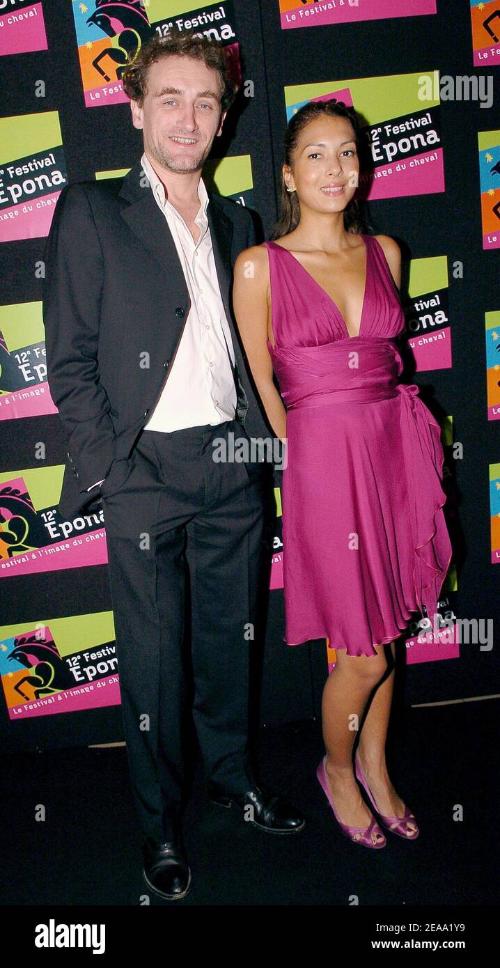L'acteur français Jean Paul Rouve et sa petite amie l'écrivain français  Bénédicte Martin assistent à la fête officielle du 12 e festival Epona à  Cabourg, en France, le 8 octobre 2005. Photo