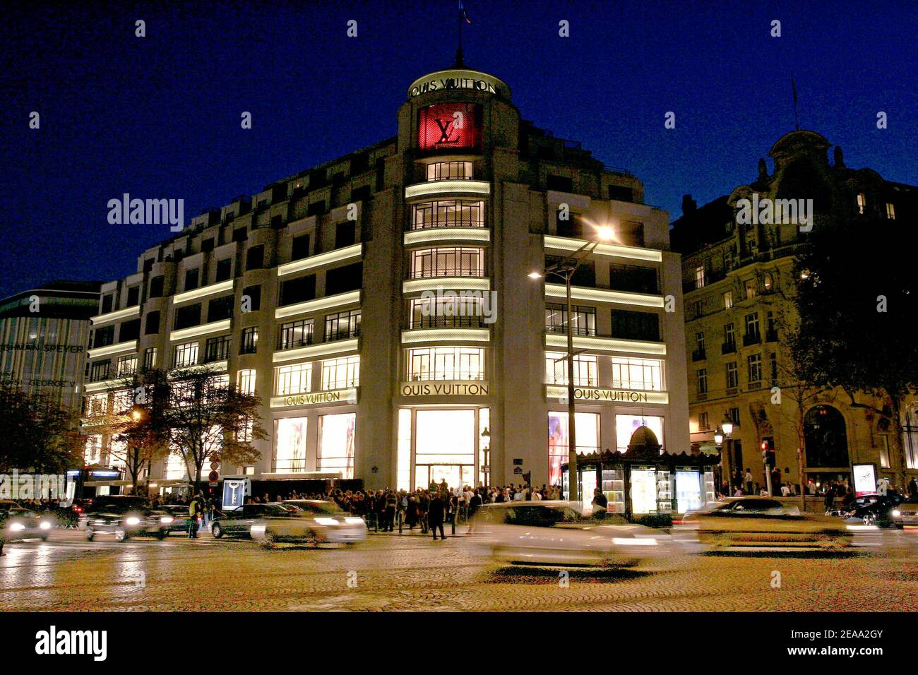 Louis vuitton maison champs elysees hi-res stock photography and images -  Alamy