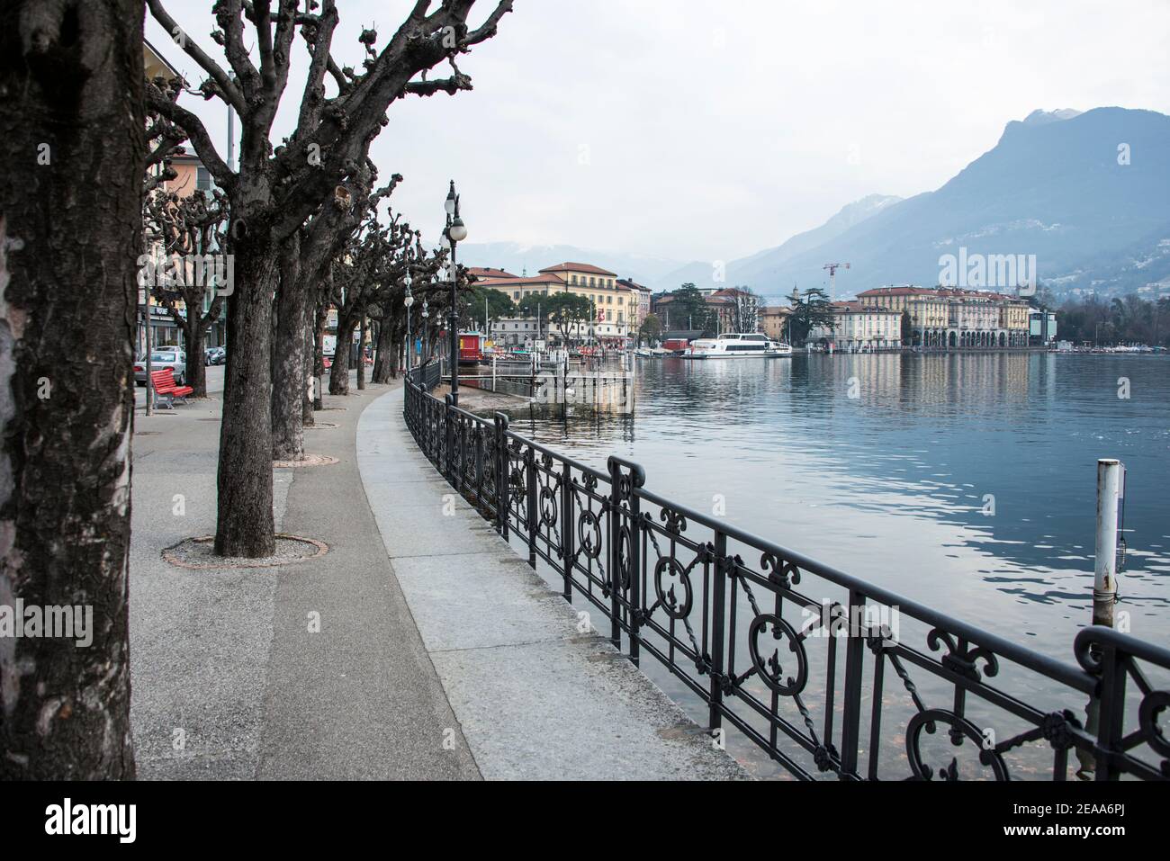 Front de mer de lugano Banque de photographies et d'images à haute  résolution - Alamy