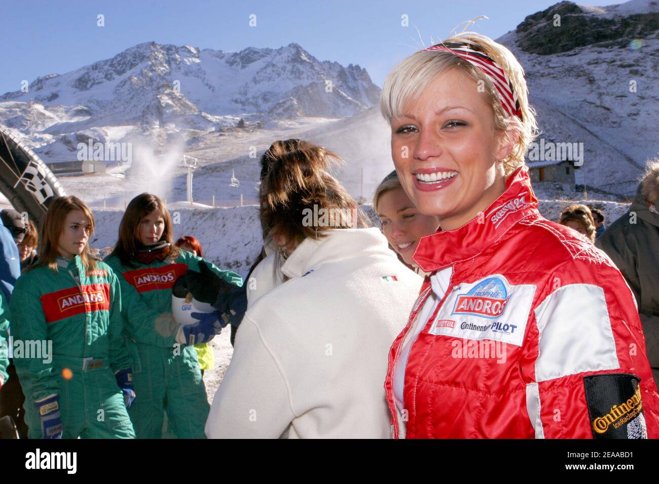 L'ancienne Miss France et Miss Europe Elodie Gossuin assiste à la conférence de presse du Trophée Andros à Val Thorens, Alpes françaises, le 19 novembre 2005. Photo de Gerald Holubowicz/ABACAPRESS.COM Banque D'Images