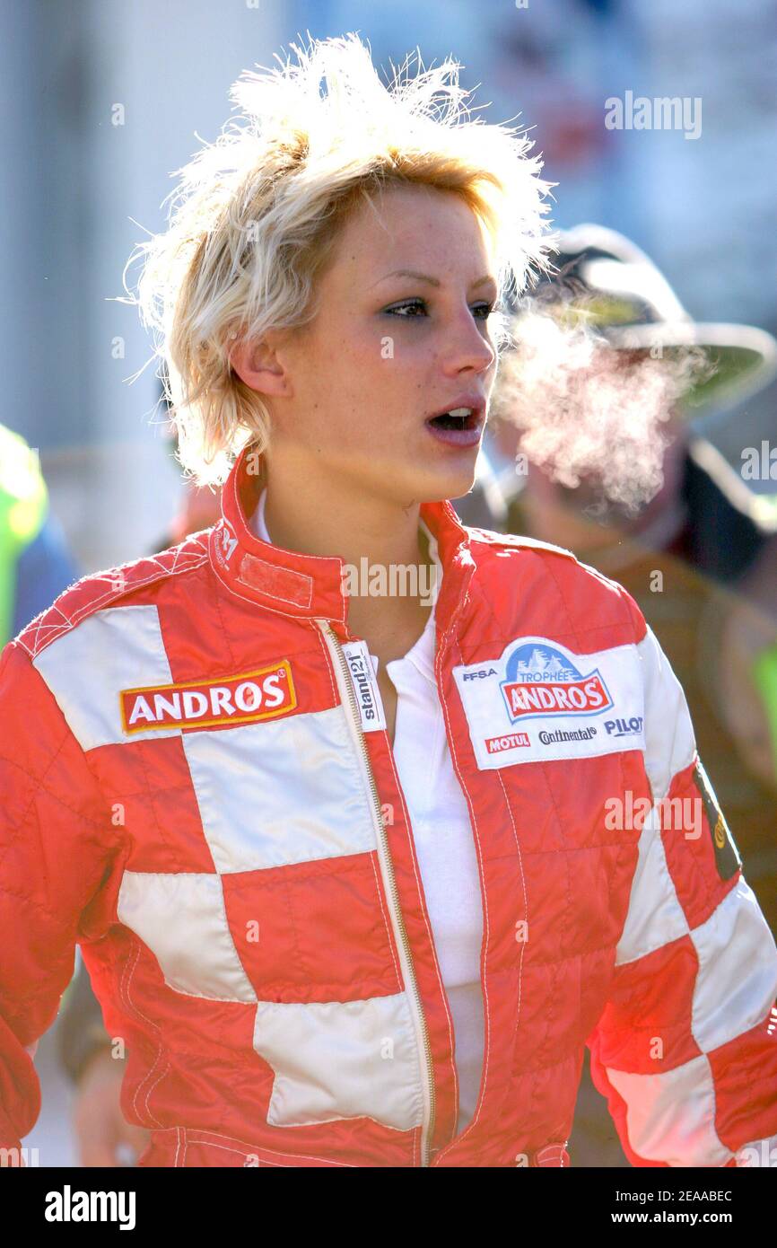 L'ancienne Miss France et Miss Europe Elodie Gossuin assiste à la conférence de presse du Trophée Andros à Val Thorens, Alpes françaises, le 19 novembre 2005. Photo de Gerald Holubowicz/ABACAPRESS.COM Banque D'Images