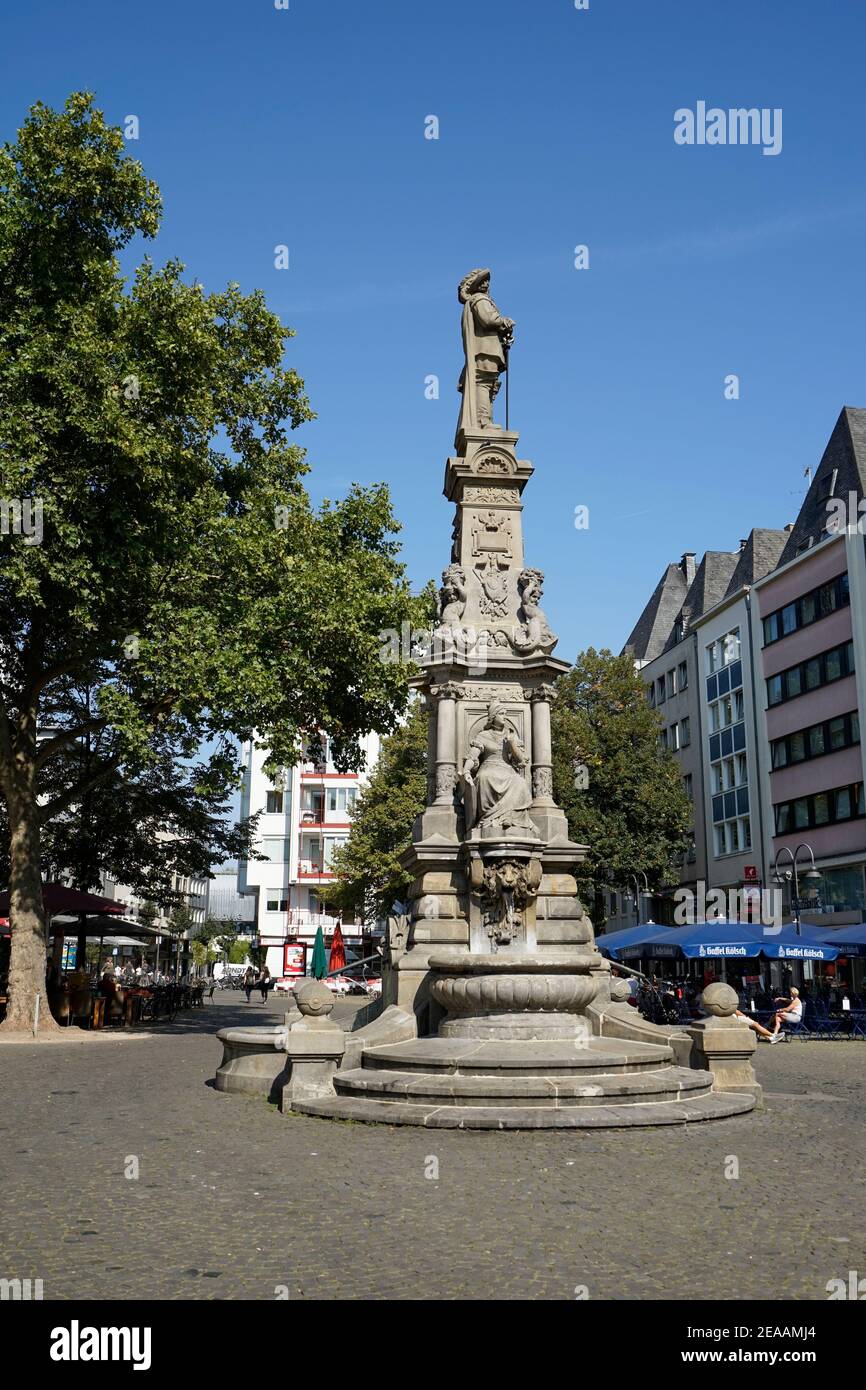 Allemagne, Rhénanie-du-Nord-Westphalie, Cologne, Alter Markt, Jan-von-Werth-Brunnen Banque D'Images