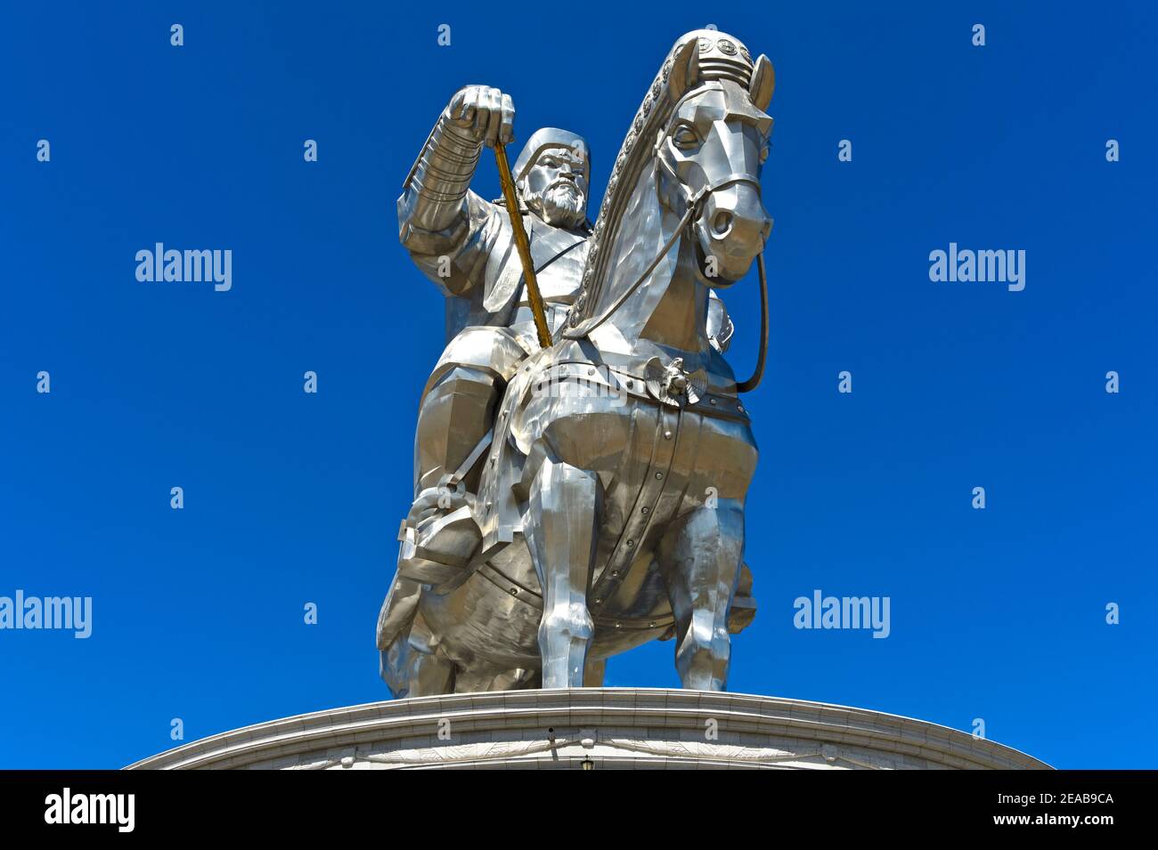 Statue équestre de Genghis Khan, parc à thème de Gengis Khan, complexe de la statue de Chinggis Khaan, Tsonjin Boldog, Mongolie Banque D'Images