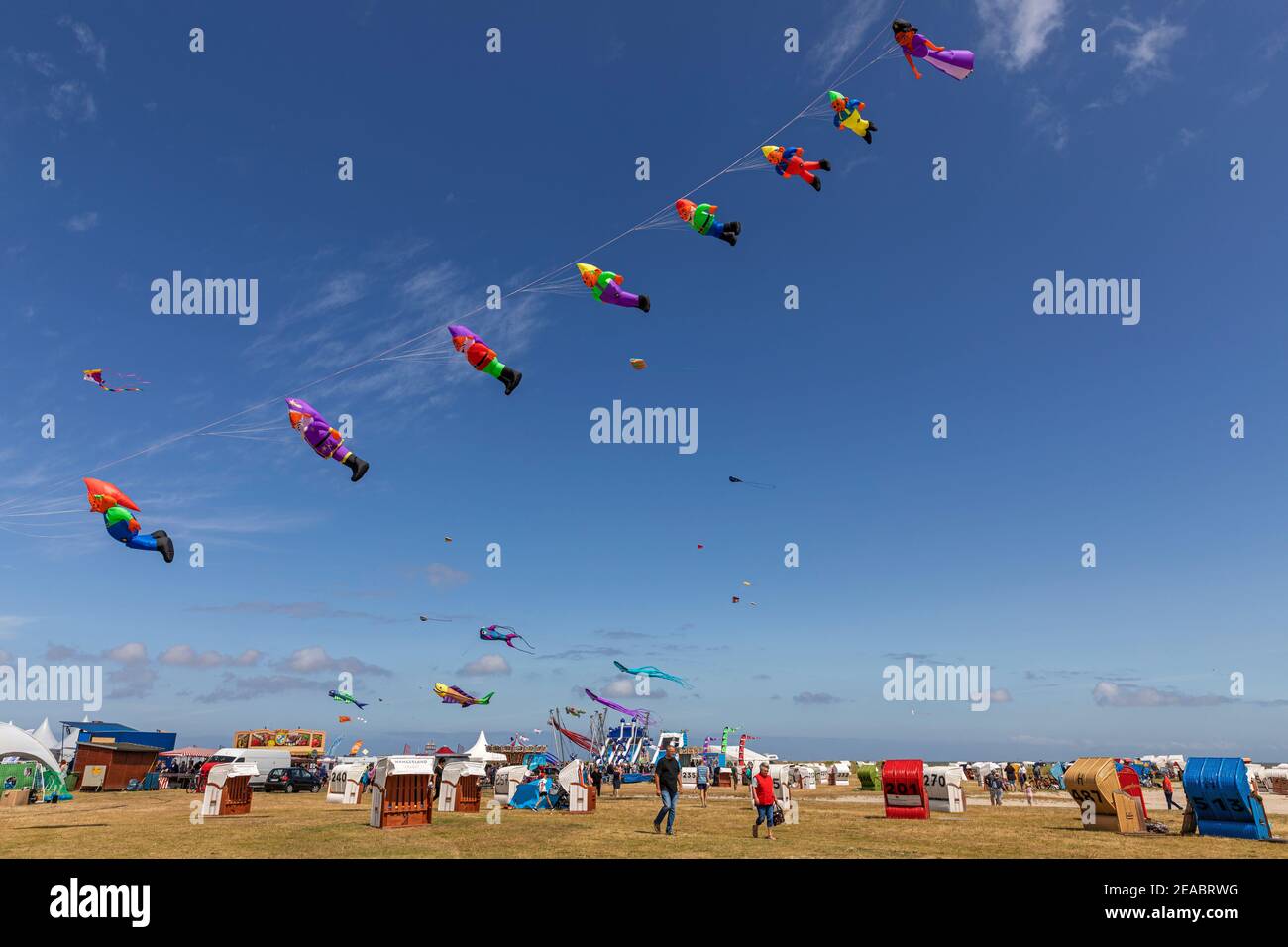 Personnages de contes de fées, blanc neige et les sept nains, 14ème Festival International de cerf-volant à Schillig, district de la municipalité de Wangerland, district de Frise, Basse-Saxe, Banque D'Images