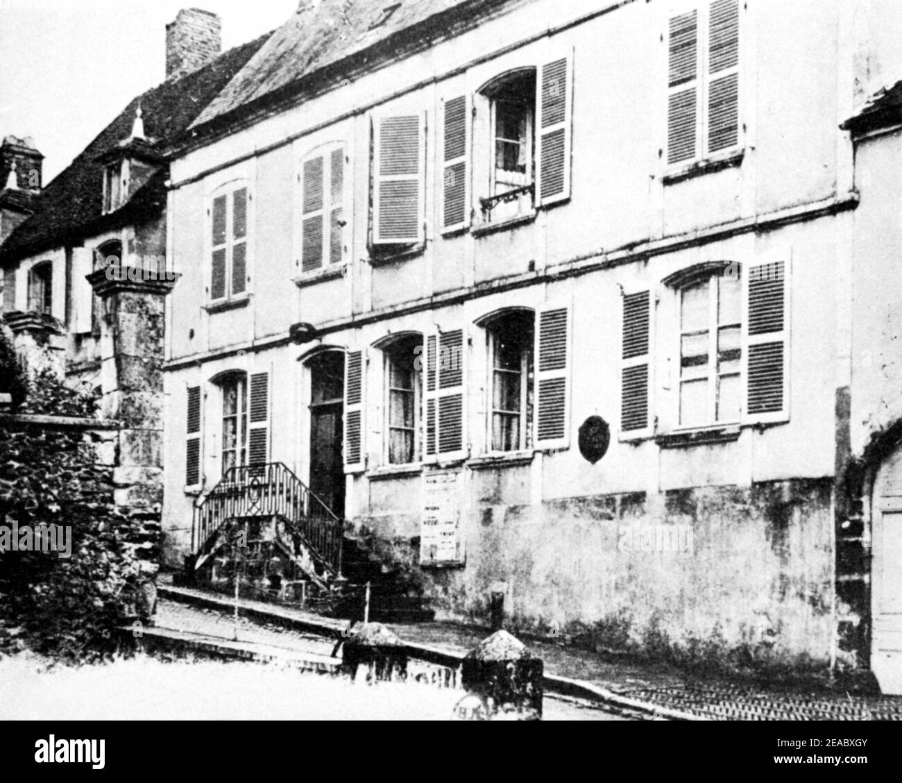 1900 ca., Saint Sauveur en- Puisay , Yonne , France : la maison qui est née la célèbre écrivaine française COLETTE Willy ( 1873 - 1954 ) - SCRITTRICE - SCRITTORE - LETTERATO - LITTÉRATURE - LETTERATURA - casa natale --- Archivio GBB Banque D'Images