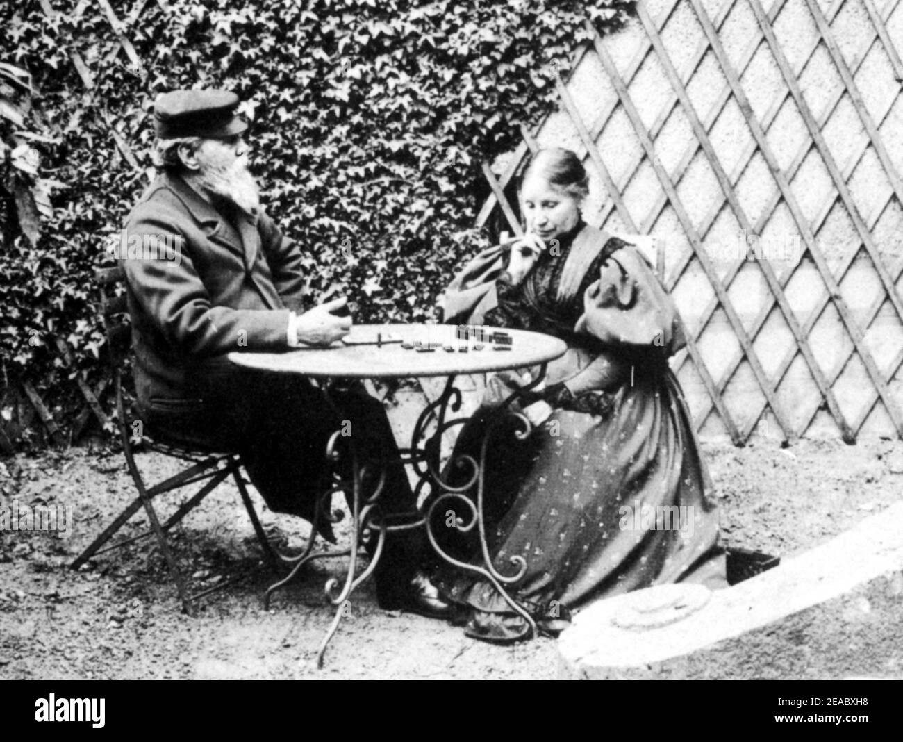 1900 ca., Saint-Sauveur-en Puisaye , France : Jules Colette et Sido , père et mère de la célèbre écrivaine française COLETTE Willy ( 1873 - 1954 ) - SCRITTRICE - SCRITTORE - LETTERATO - LITTÉRATURE - LETTERATURA - padre e madre - genitori - parents - portrait - ritratto -- -- Archivio GBB Banque D'Images