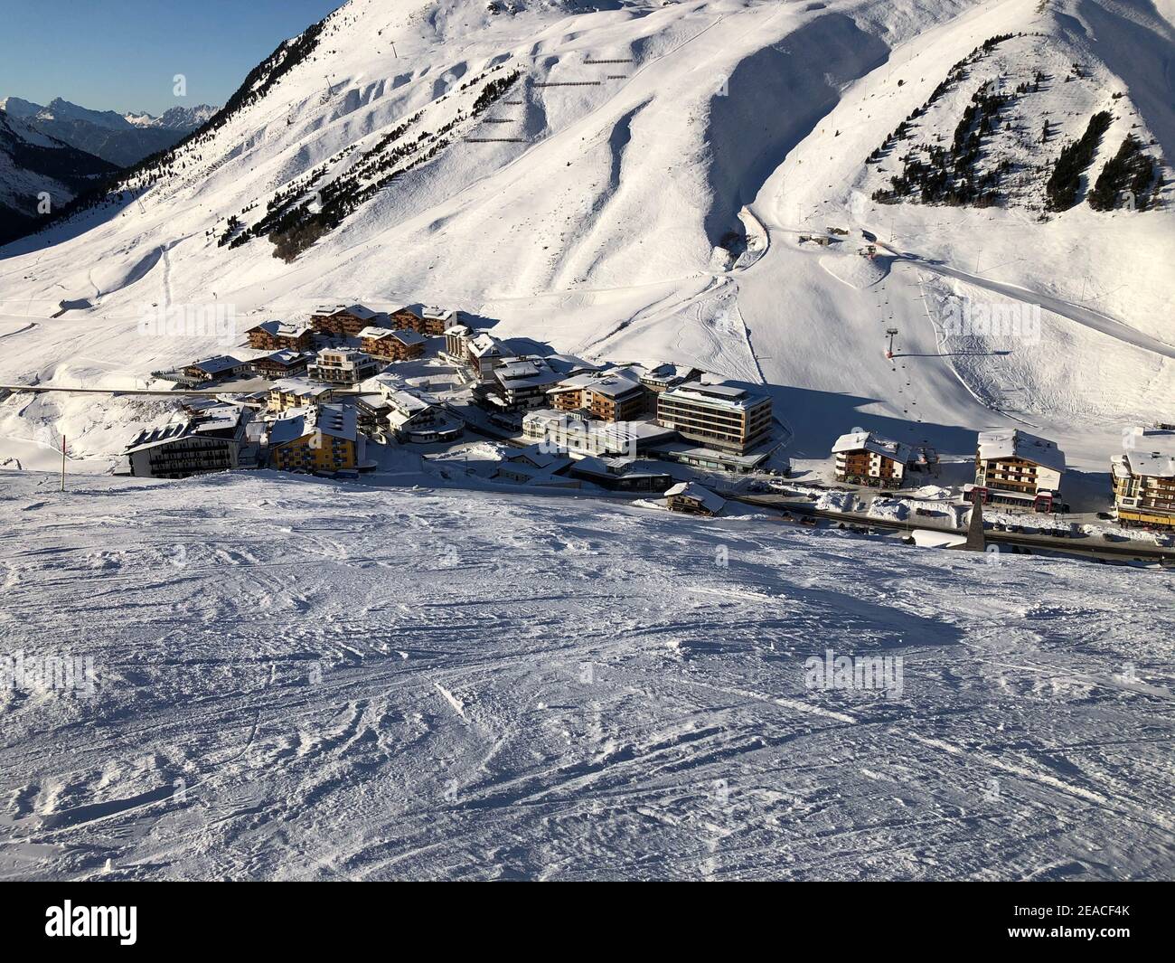 Vue sur la place Kühtai, le domaine skiable de Kühtai, la neige, l'hiver, Kühtai, Tyrol, Autriche Banque D'Images