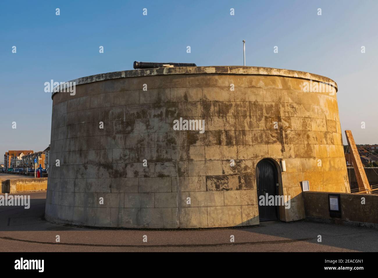 Angleterre, East Sussex, Seaford, Beach et Martello Tower Museum Banque D'Images