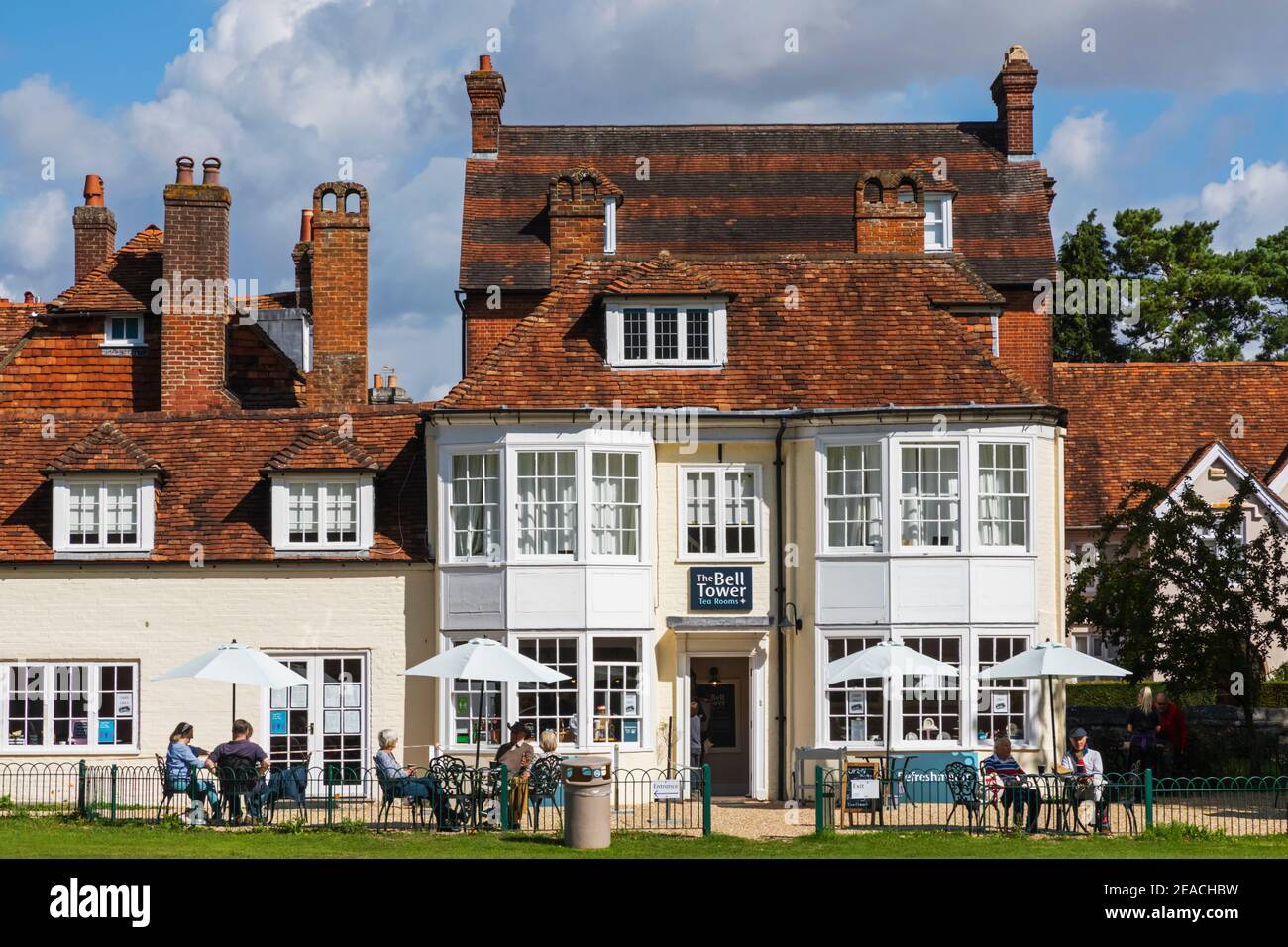 Angleterre, Wiltshire, Salisbury, Salisbury Cathedral Close, The Bell Tower Tea Room Banque D'Images