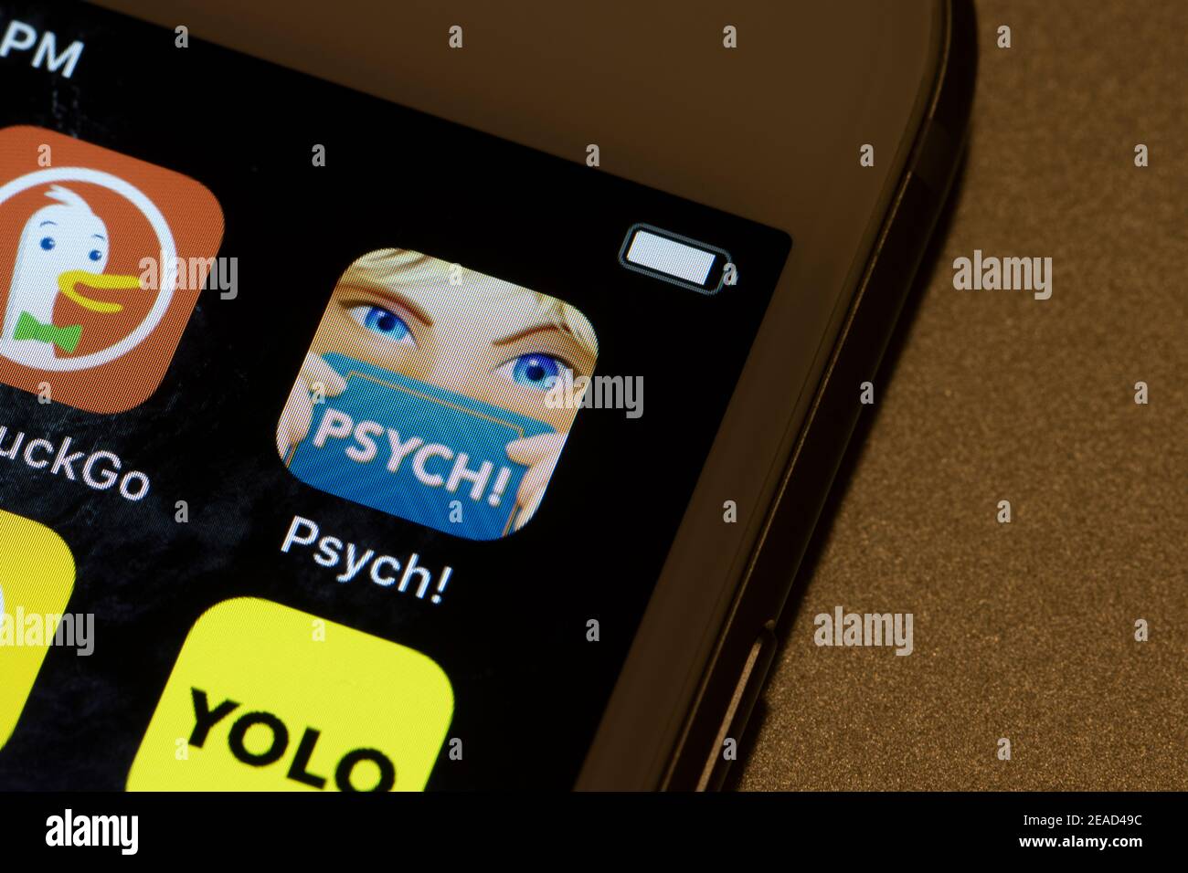 L'icône de l'application Psych est visible sur un iPhone le 8 février 2021. Psych est le jeu parfait pour vous les génies littéraires pour trouver des réponses incroyablement intelligentes. Banque D'Images