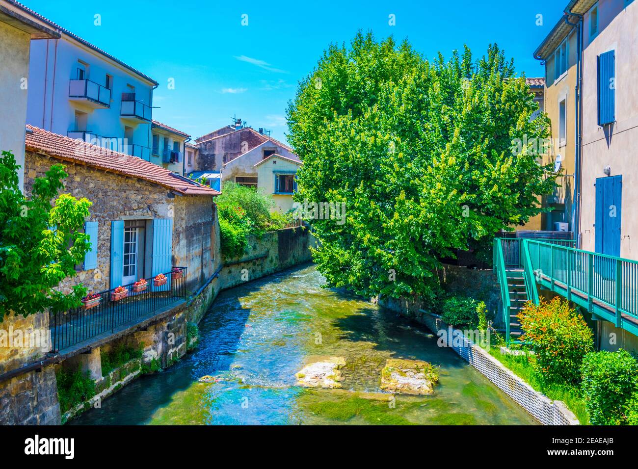 Vue sur une chaîne dans le centre d'Orange, France Banque D'Images