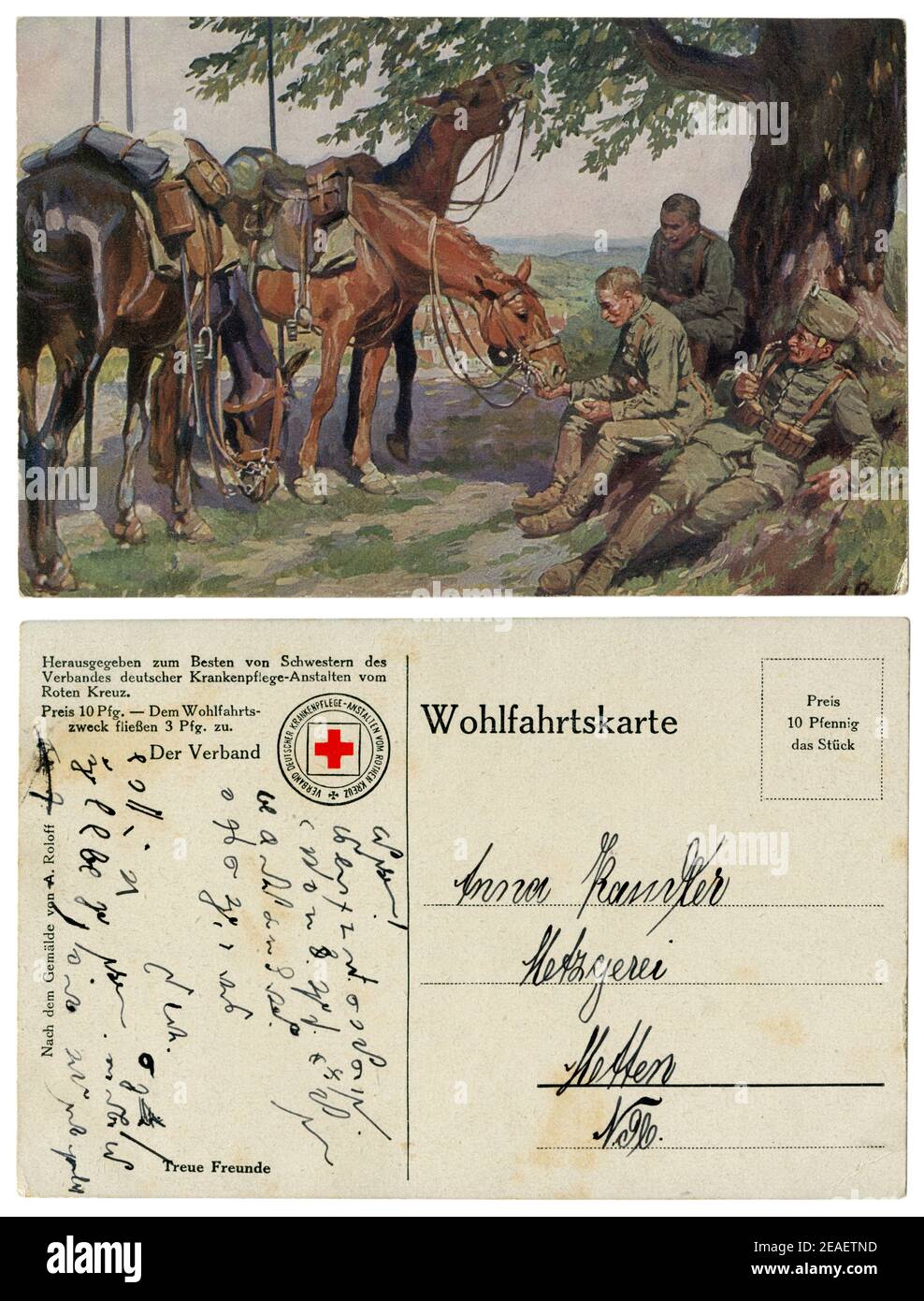 Carte postale historique allemande : hussards de Cavalry « trois amis » sur un arrêt à l'ombre d'un arbre. On fume un tuyau. L'autre alimente le cheval. Grande guerre Banque D'Images