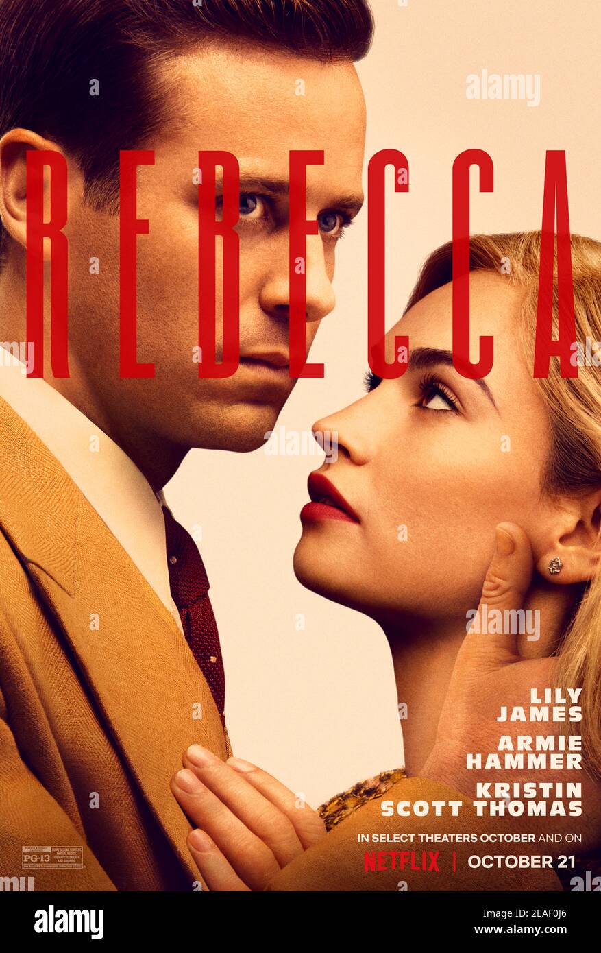 Rebecca (2020) dirigée par Ben Wheatley et mettant en vedette Lily James, Gemma Arterton, Gugu Mbatha-Raw et Penelope Wilton. Adaptation sur grand écran du roman de Daphne du Maurier au sujet d'un jeune jeune jeune jeune homme qui arrive à l'imposante propriété familiale de son mari sur la côte anglaise et se retrouve à l'ombre de sa première femme, Rebecca, dont l'héritage demeure dans la maison longtemps après sa mort. Banque D'Images