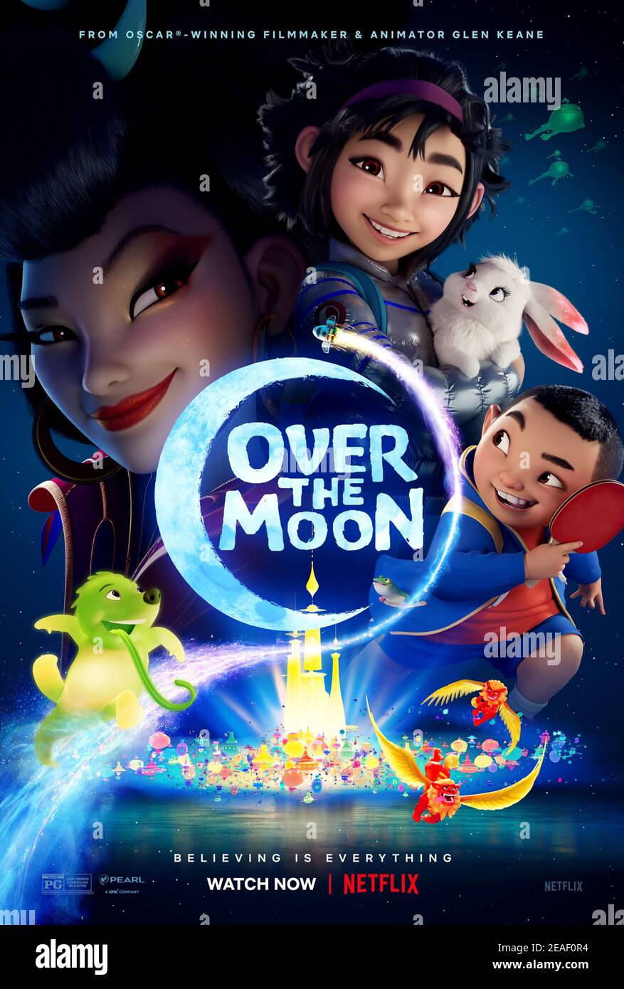 Over the Moon (2020) dirigé par Glen Keane et John Kahrs et avec Glen Keane, Brycen Hall et Ruthie Ann Miles. Animation musicale sur une jeune fille qui construit un navire à roquette et souffle dans l'espoir de rencontrer une mythique déesse de lune. Banque D'Images